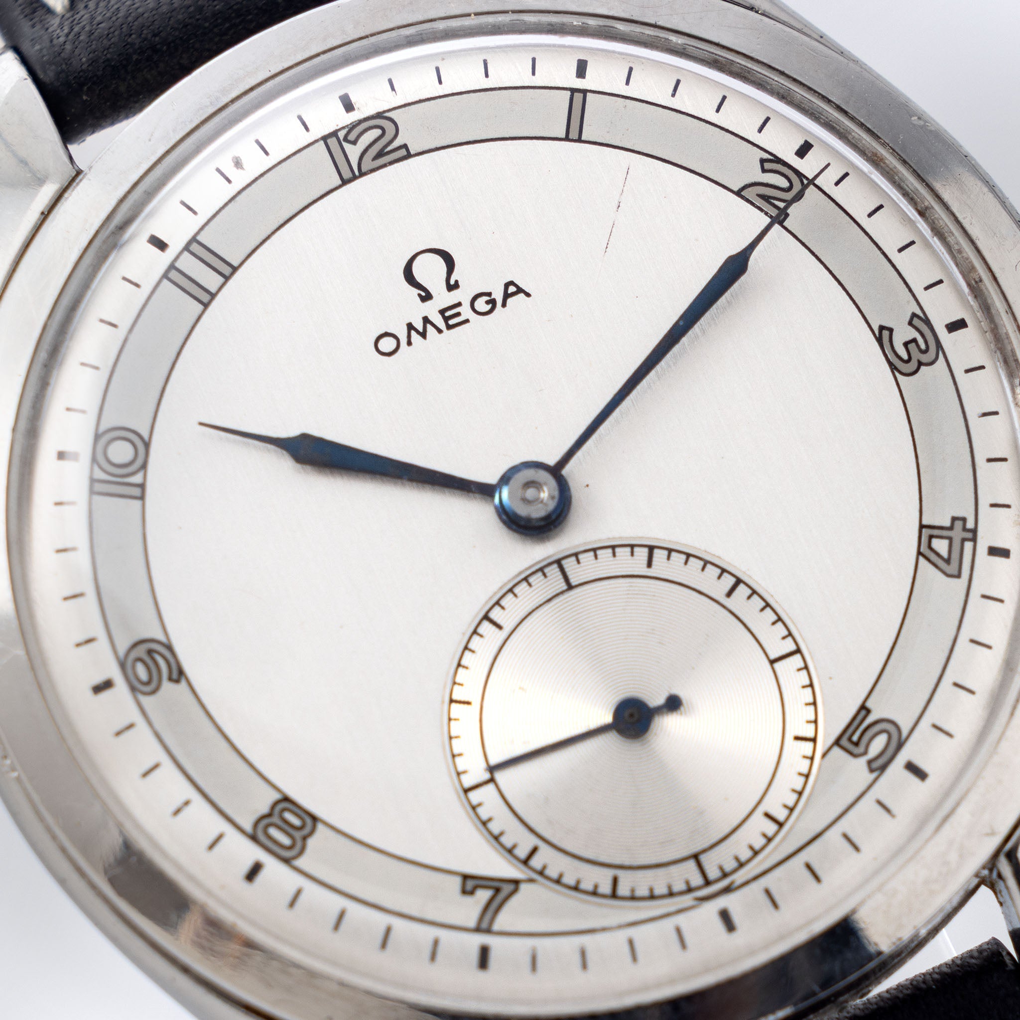 Omega 2505 Jumbo Steel Dress Watch Two-Tone Dial