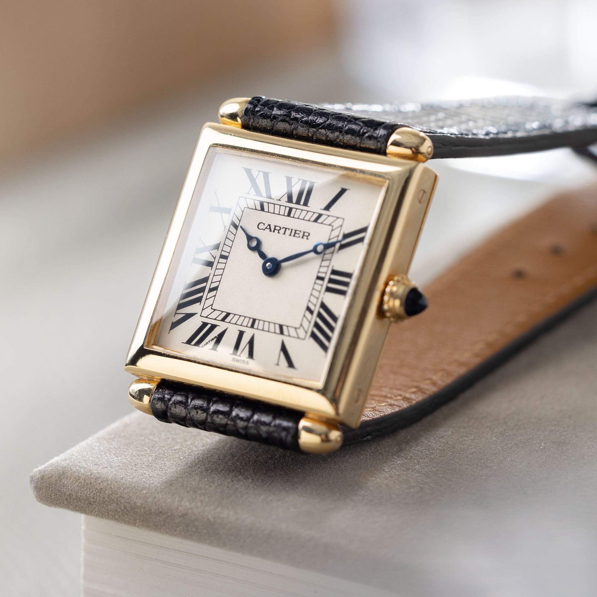 18 karat outlet gold cartier watch