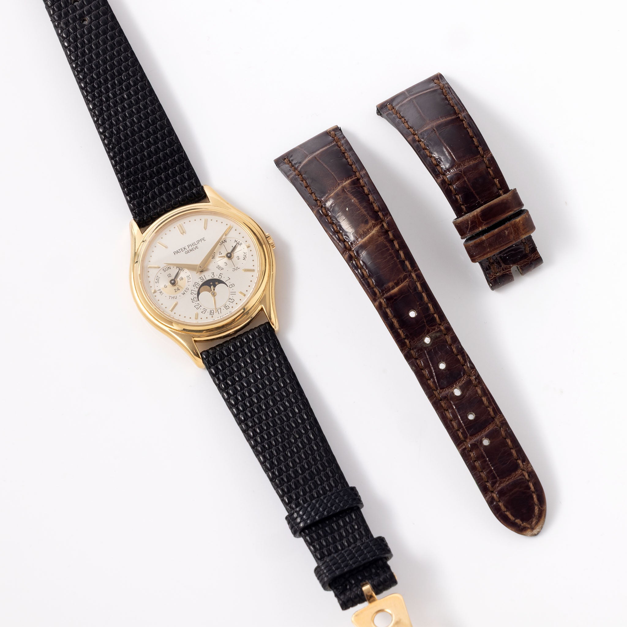 Patek Philippe Perpetual Calendar 3940J 2nd series with Box Extract of the Archives and Service Papers in 18k yellow gold