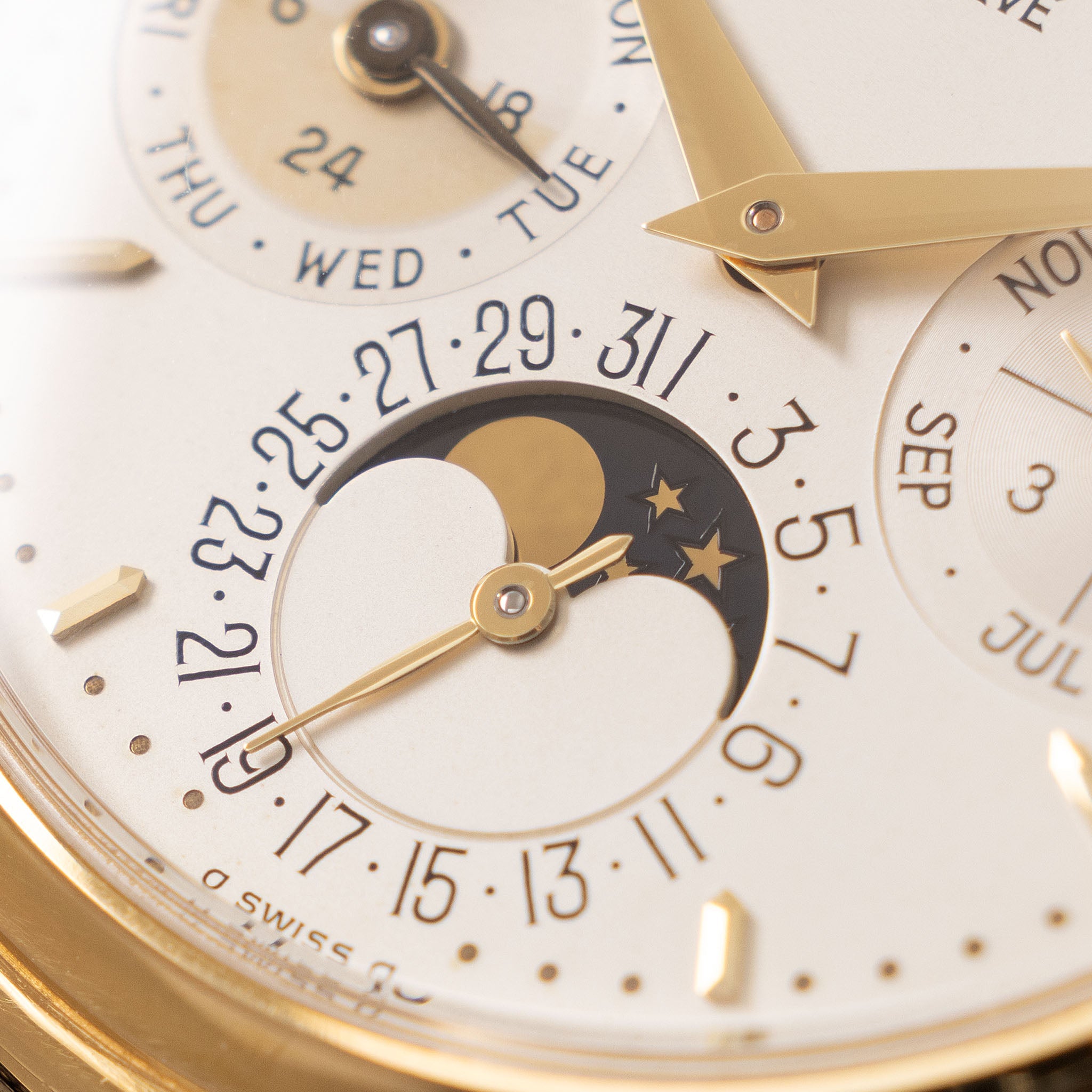 Patek Philippe Perpetual Calendar 3940J 2nd series with Box Extract of the Archives and Service Papers in 18k yellow gold