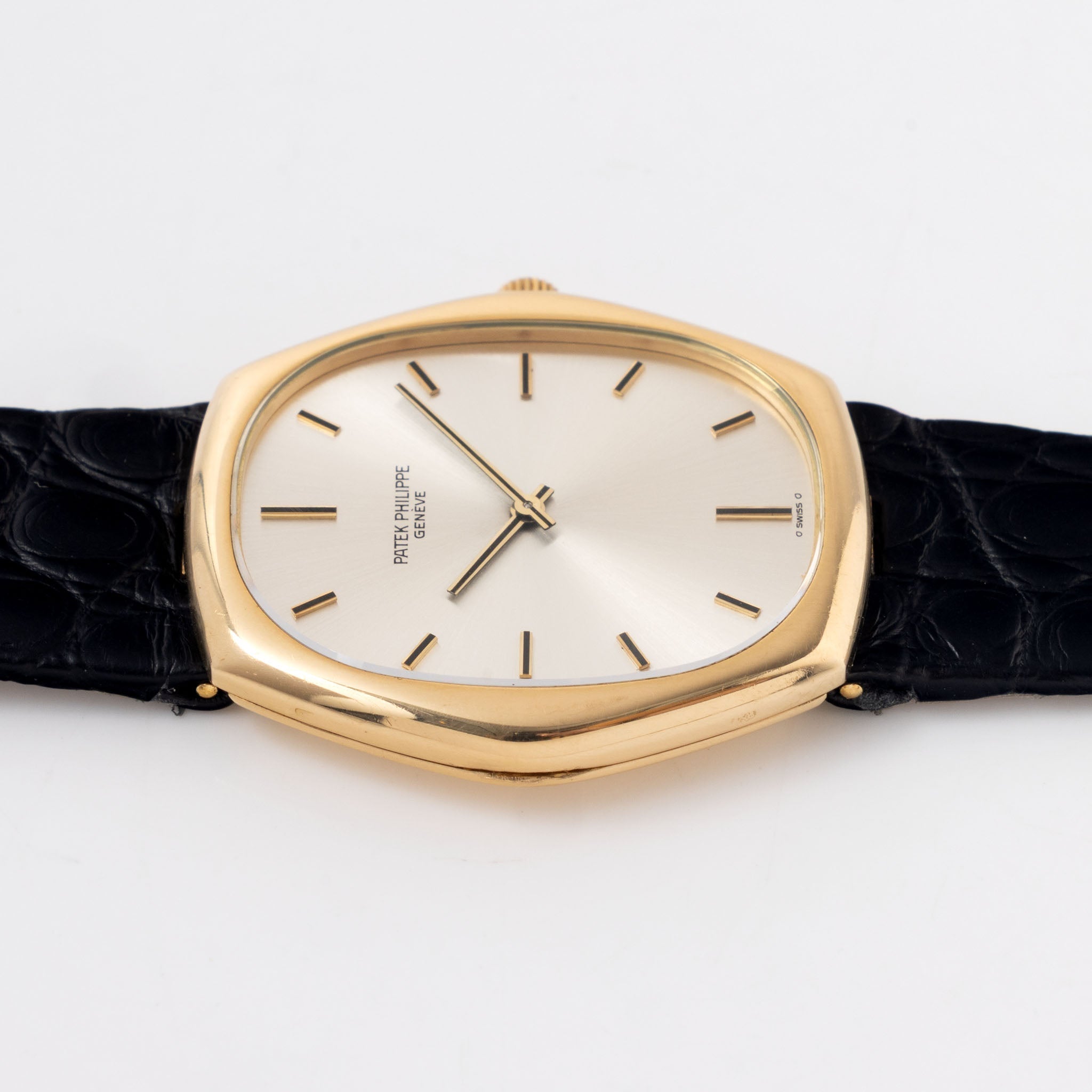 Patek Phillipe Ellipse “Manta Ray“ Yellow Gold ref. 3858J Champagne dial