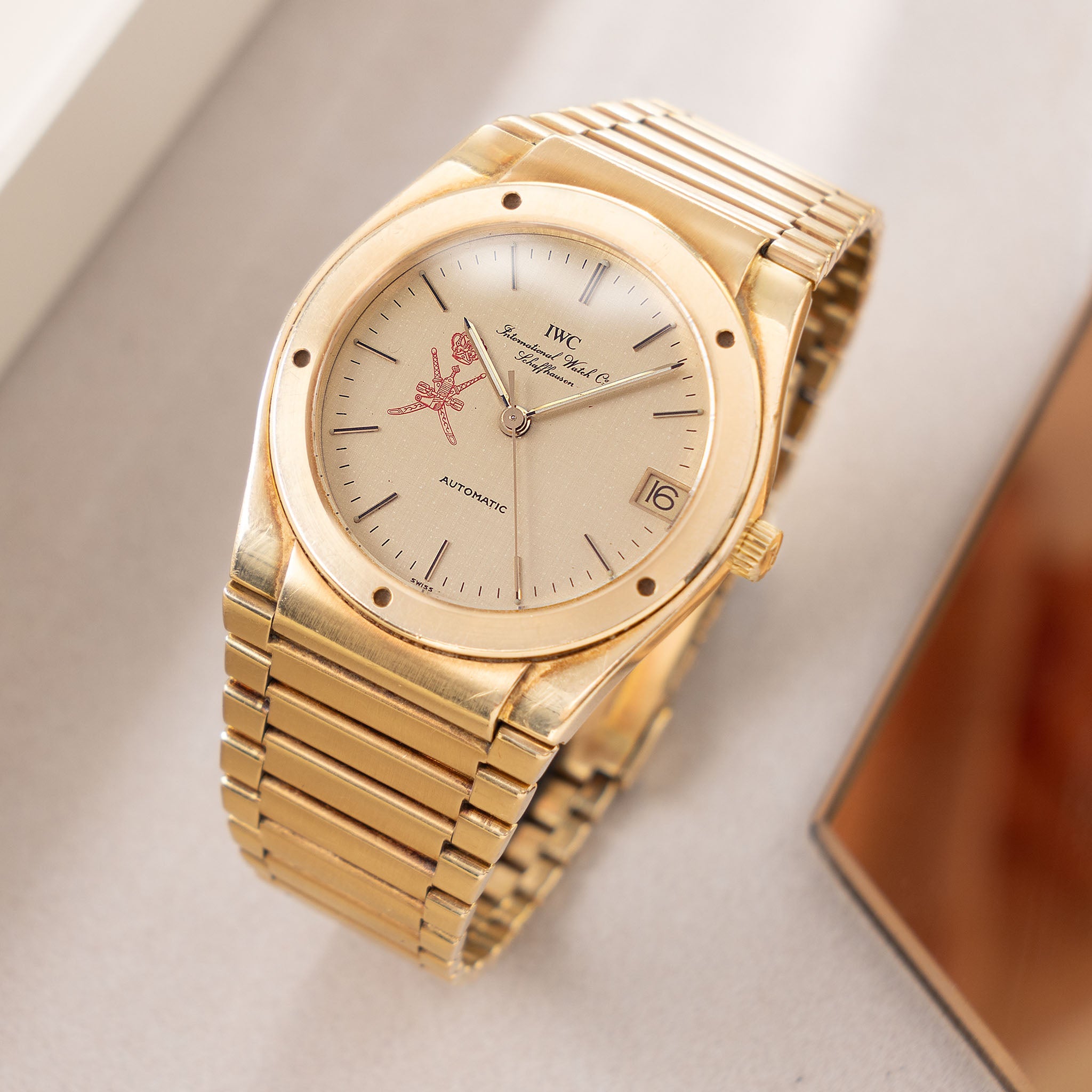 IWC Ingenieur SL Linen Khanjar Dial from original owner family with Box, Booklets , original certificate of origin and Provenance ref 9227 in 18 k yellow gold