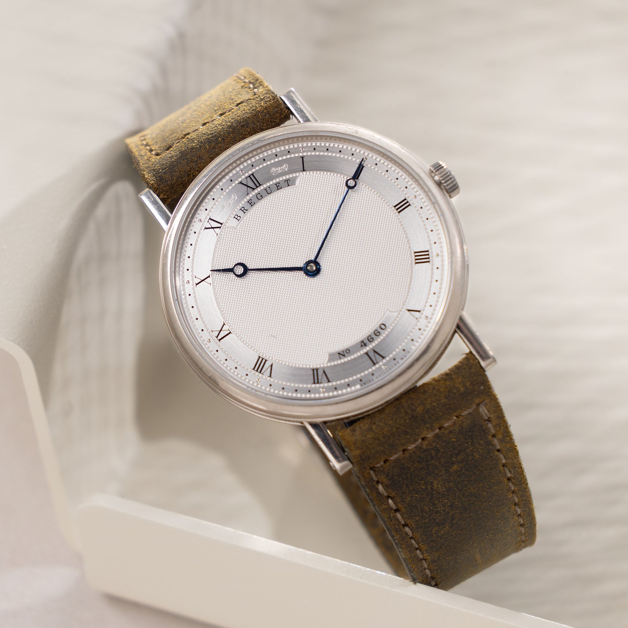 Breguet Classsique Dresswatch ref 5157 Ultra thin automatic Guilloché dial in 18 k white gold