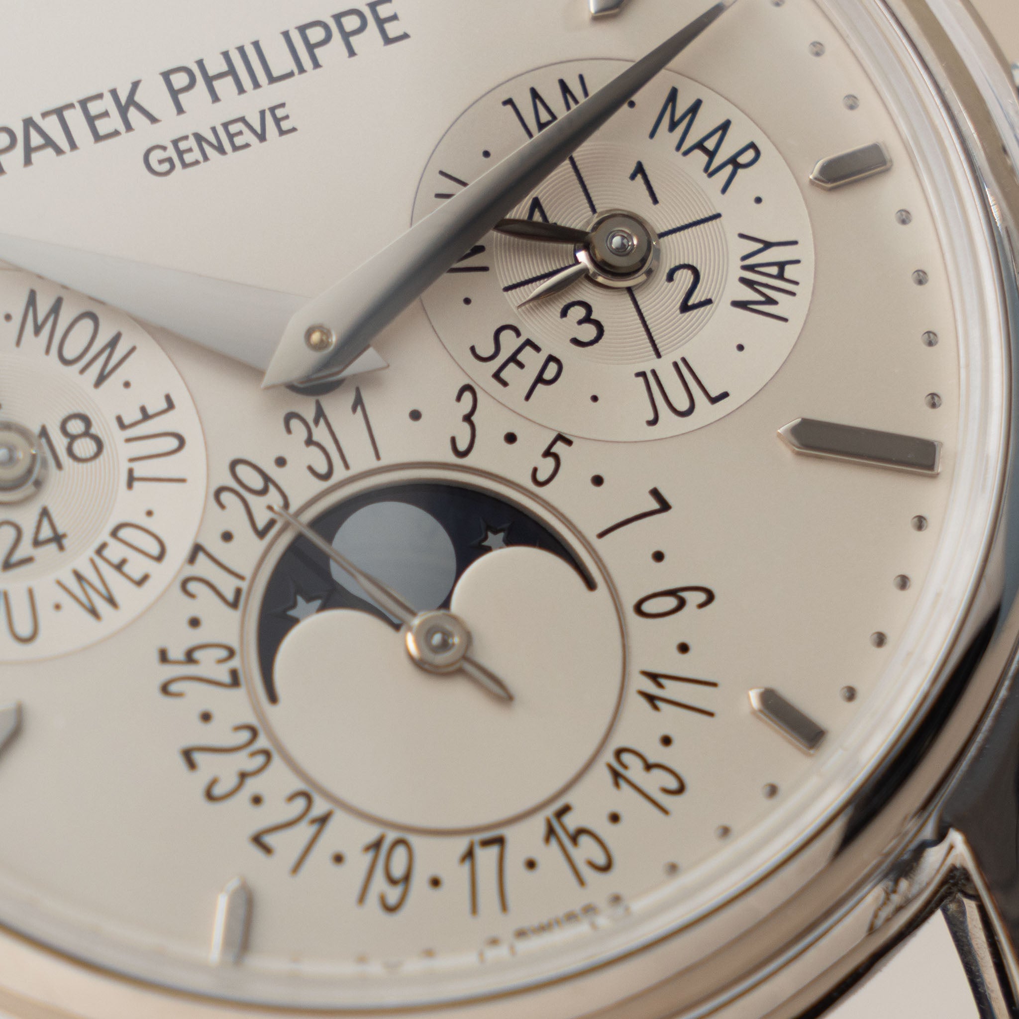 Patek Philippe Perpetual Calendar 5140G in 18k white gold