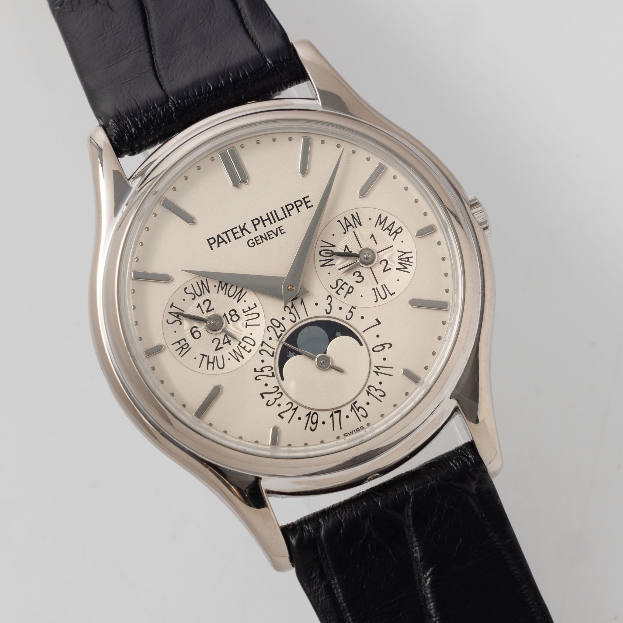 Patek Philippe Perpetual Calendar 5140G in 18k white gold
