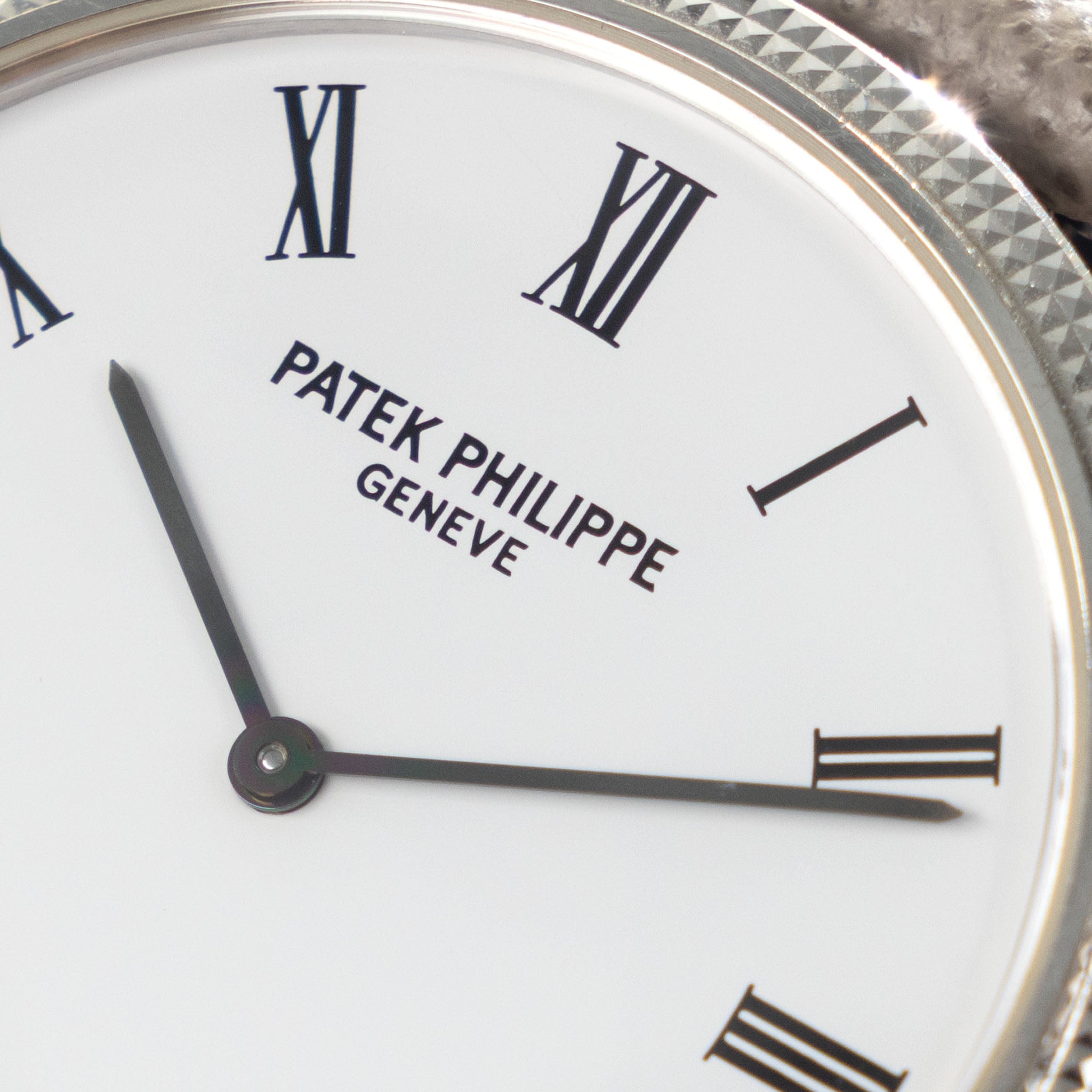 Patek Philippe Calatrava 18k White Gold Clous de Paris ref. 5120G