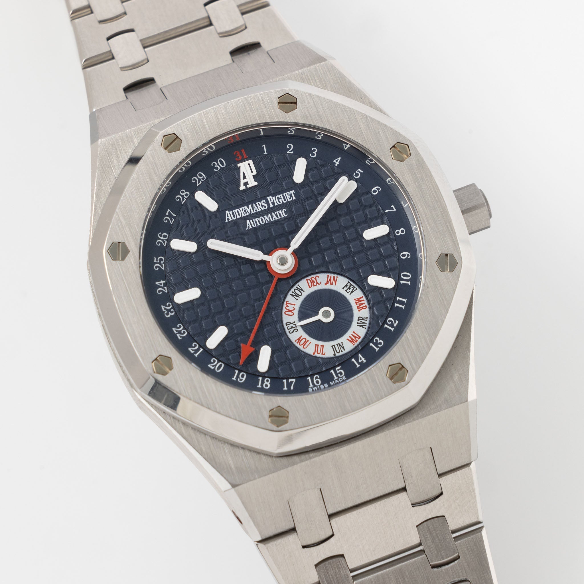 Audemars Piguet Royal-Oak Annual Calendar Blue Dial with AP service Invoice ref. 25920ST