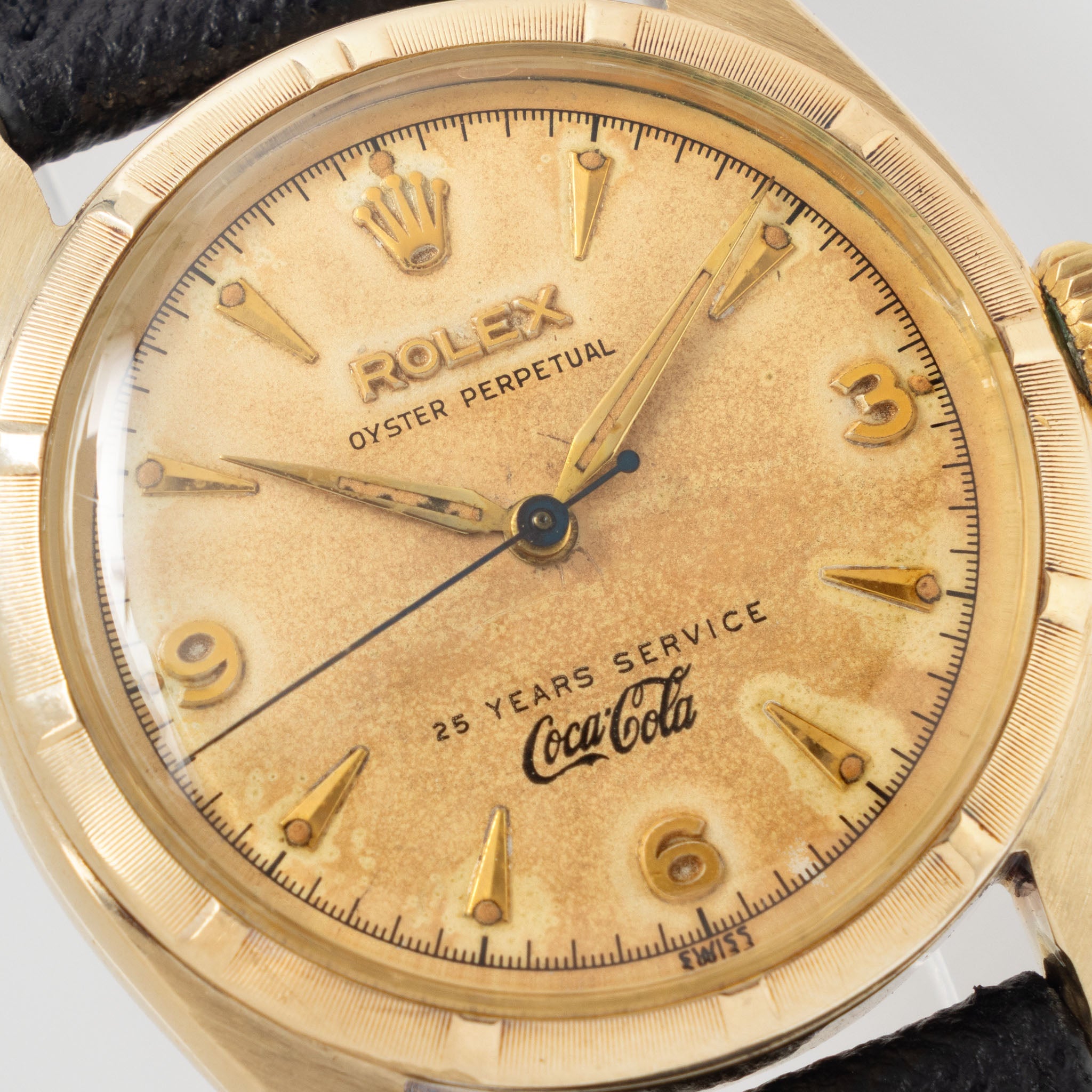Rolex Oyster Perpetual "25 Year Coca Cola Service” Ref 6085 in 14 k Yellow Gold