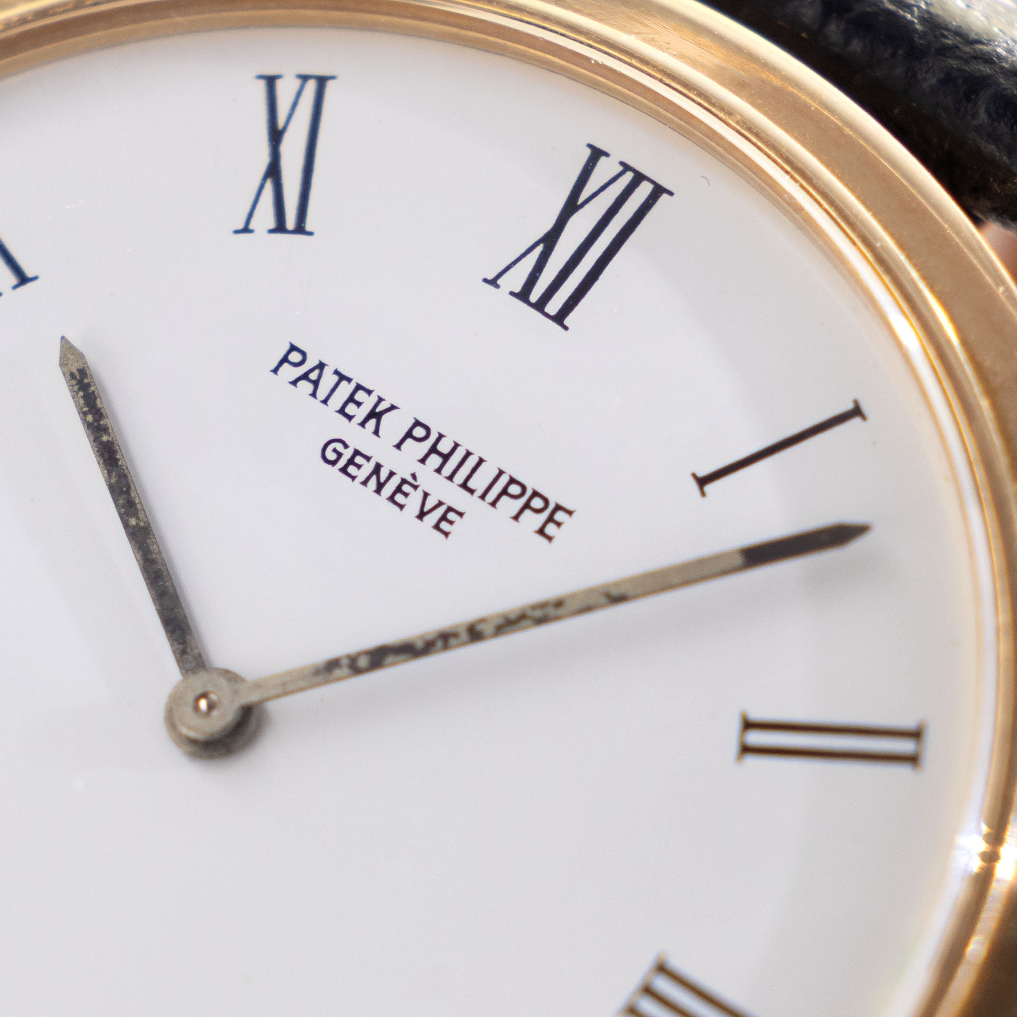 Patek Philippe Calatrava 3720J White Dial in 18 k Yellow Gold