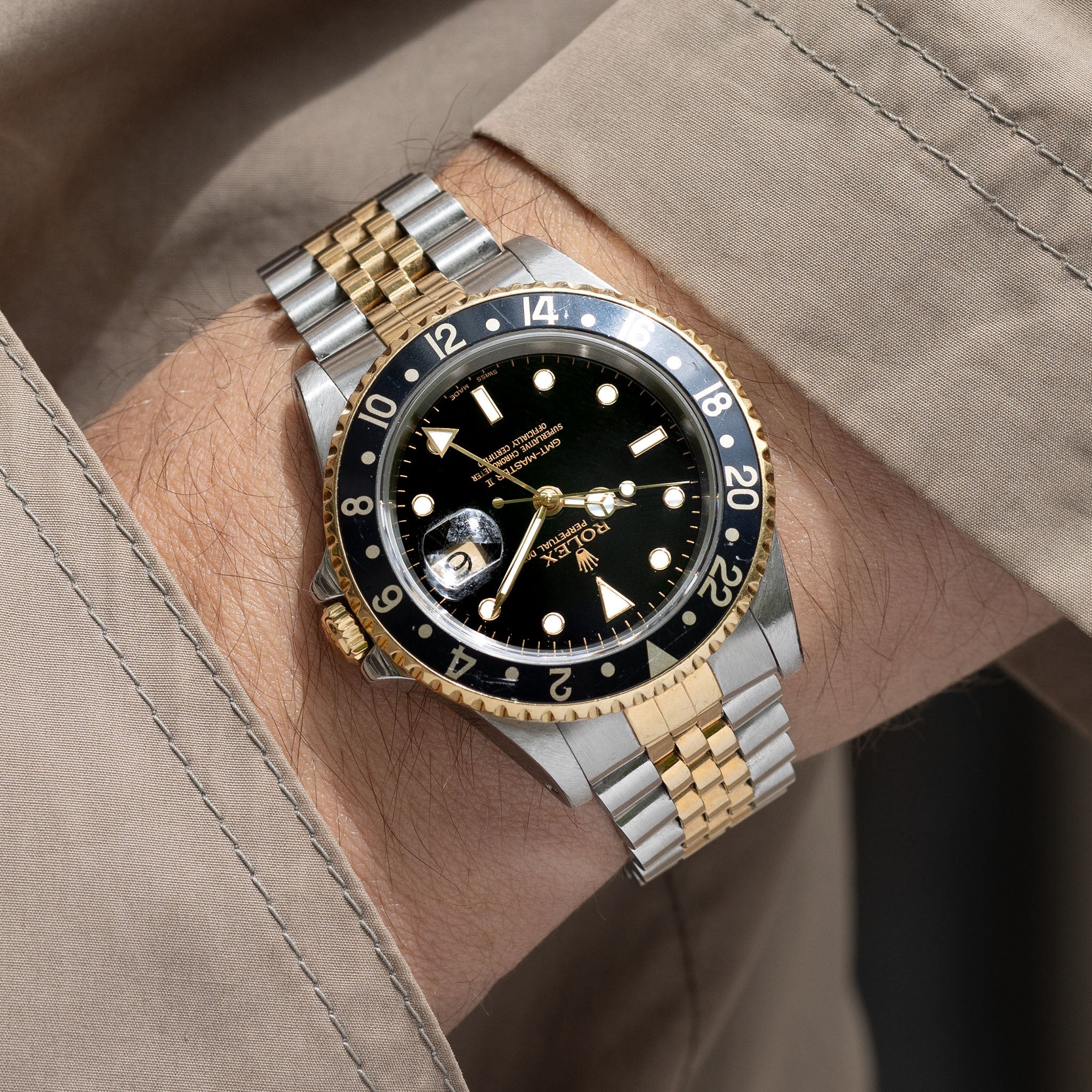 Rolex GMT-Master II 16713 Black Swiss made Dial in steel and gold