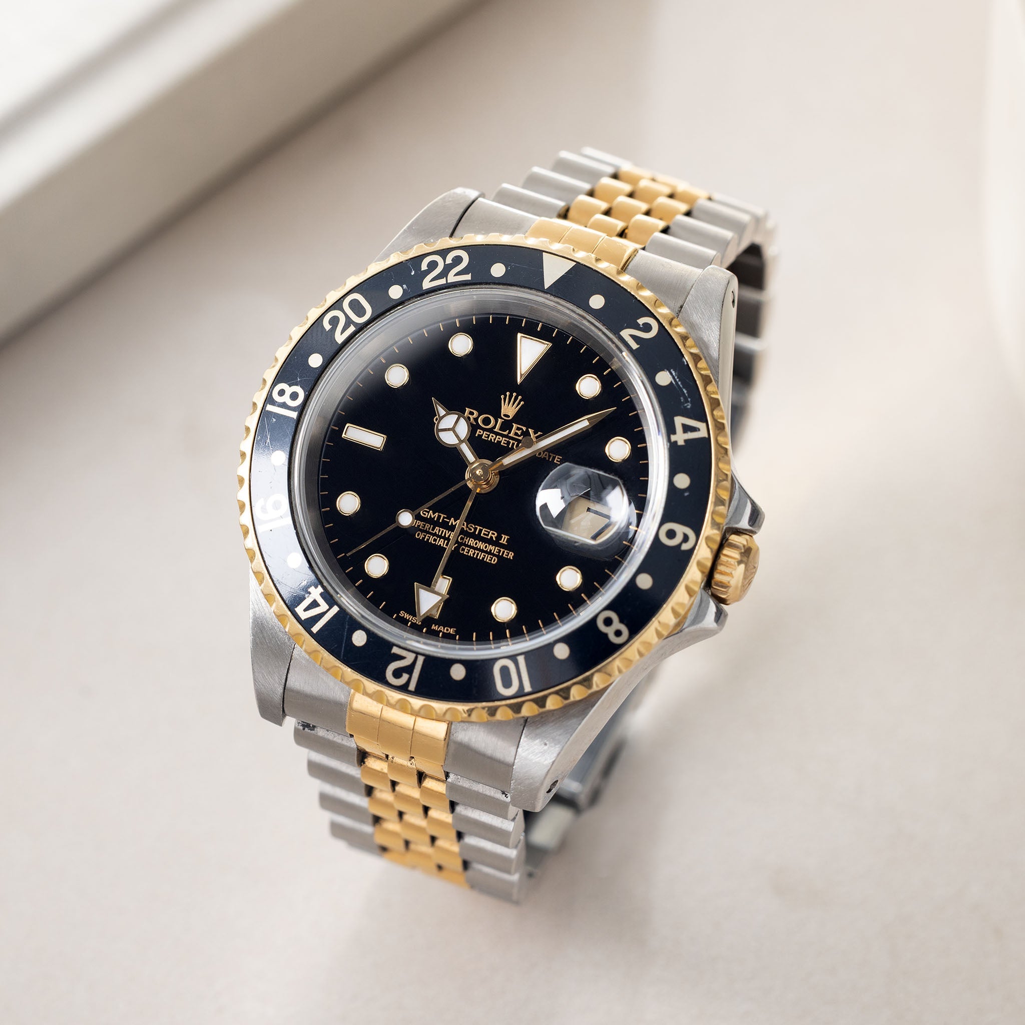 Rolex GMT-Master II 16713 Black Swiss made Dial in steel and gold