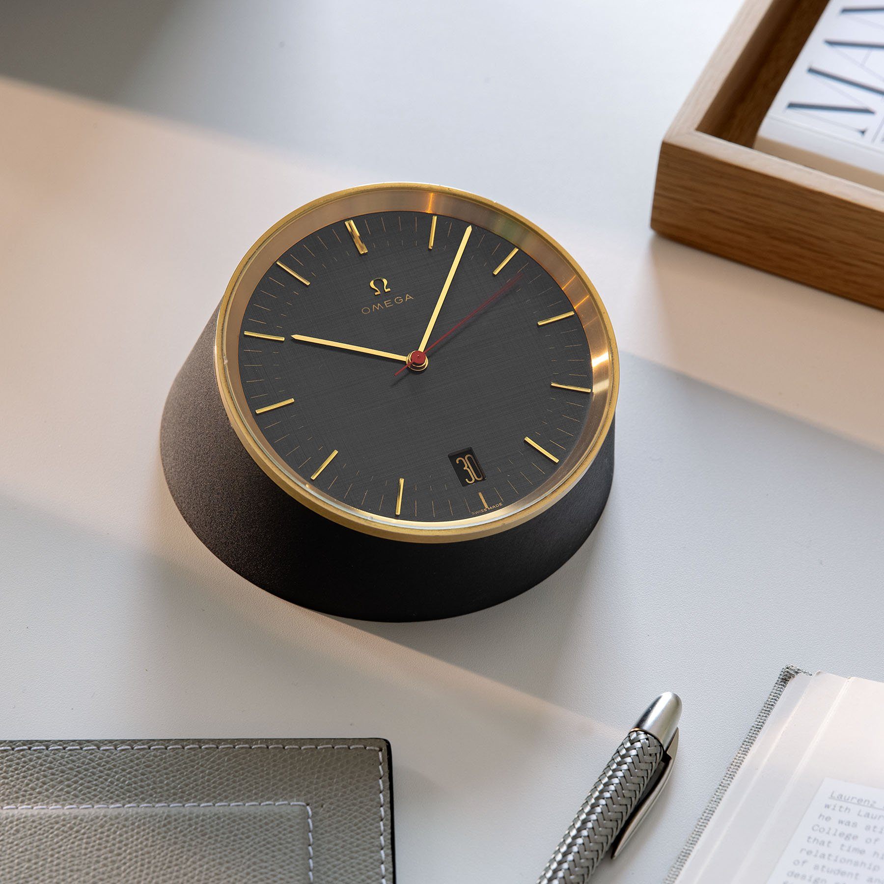 Omega Truncated Line Desk Clock Reference 5565