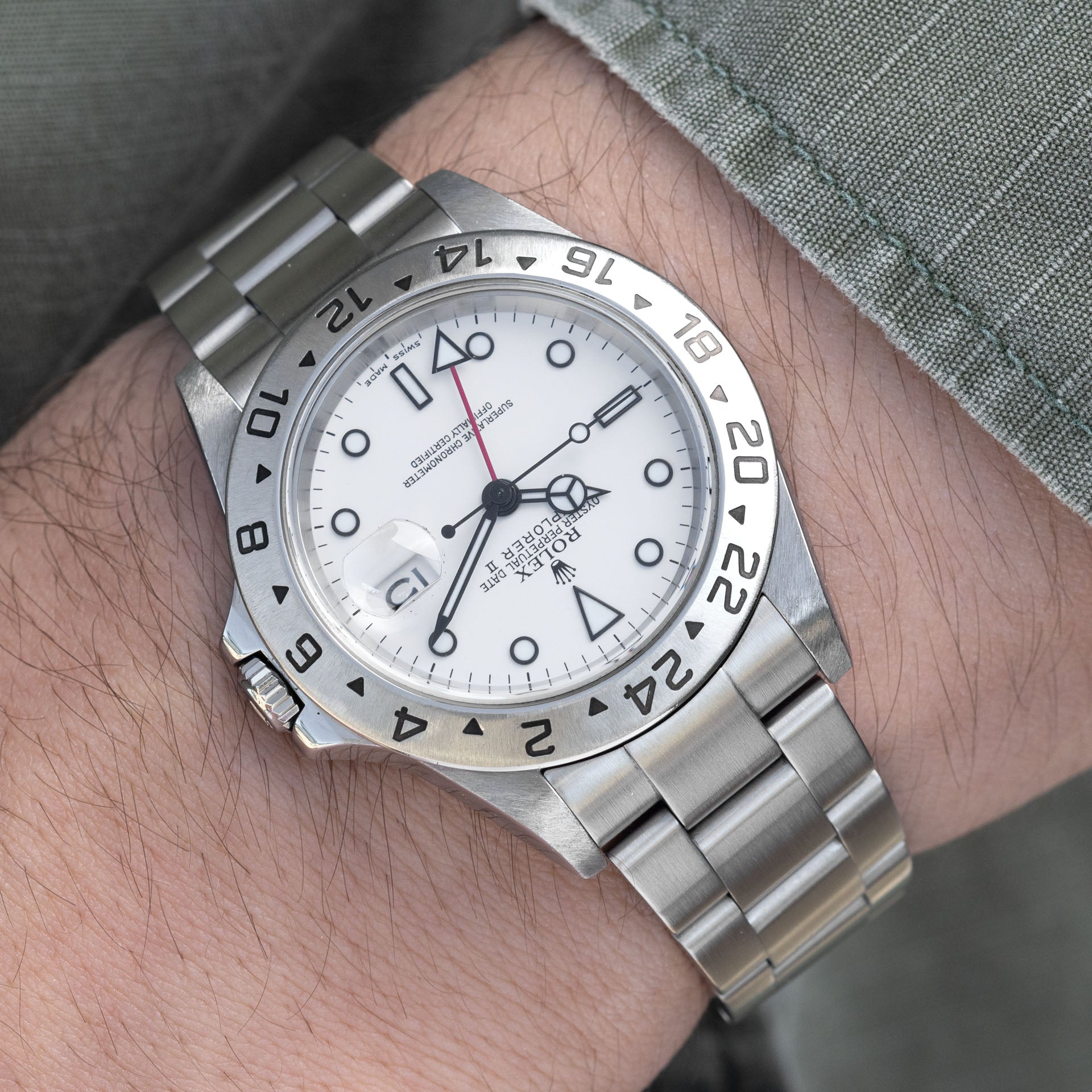 Rolex Explorer 2 16570 White Dial No Lug Hole Case