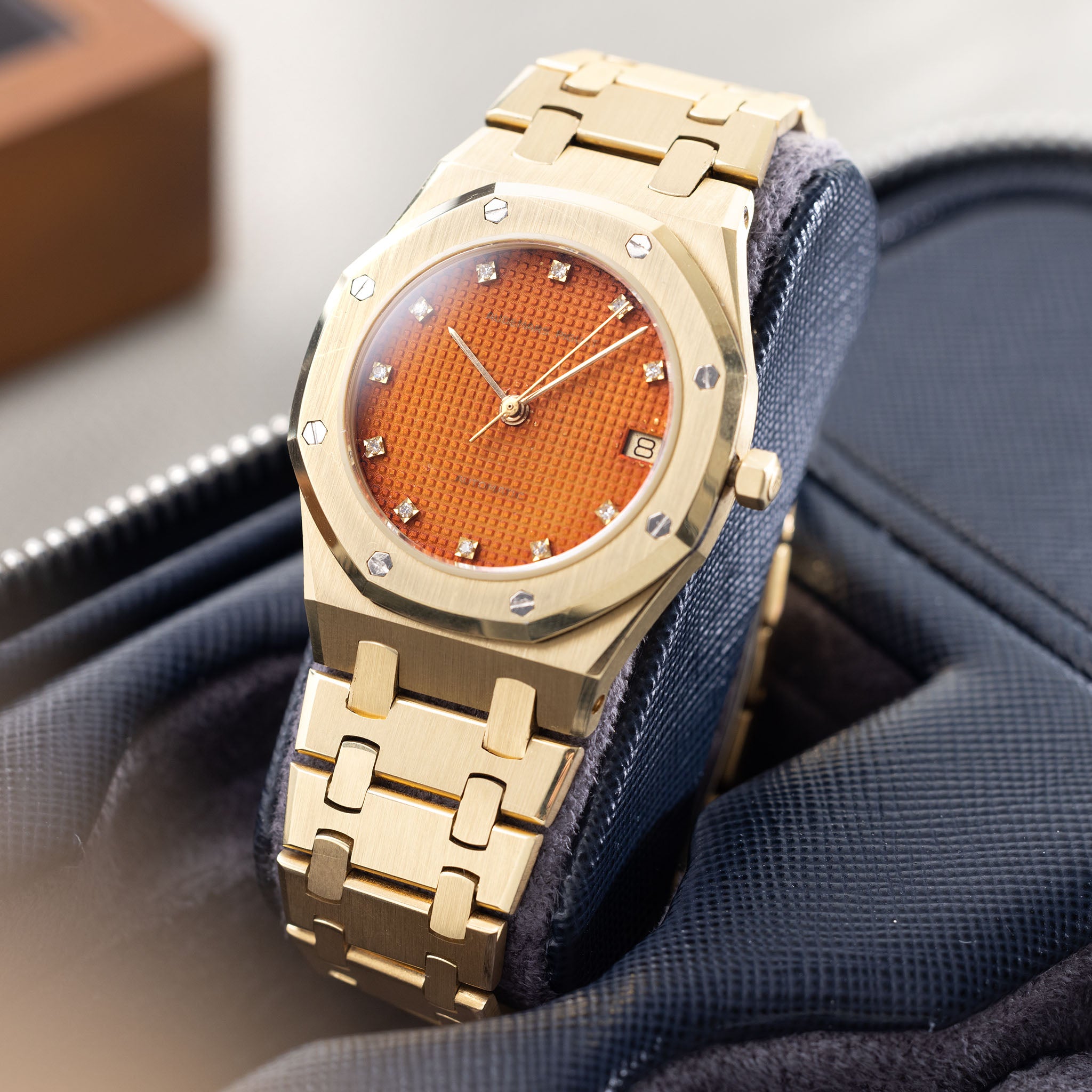 Royal oak hot sale gold watch