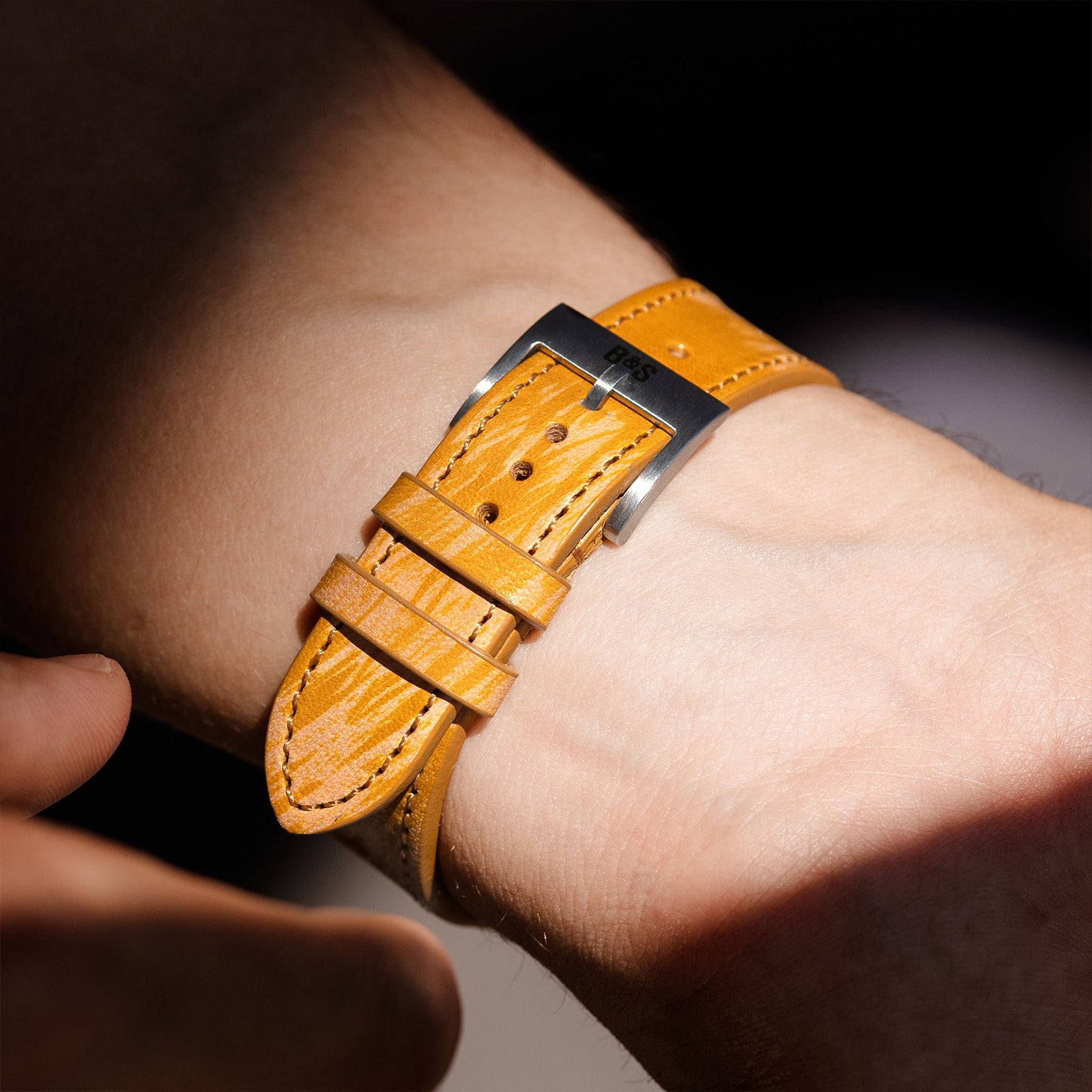 Luxury_Yellow_brown_Leather_Watch_Strap_Omega_Speedmaster_145.0022_patina