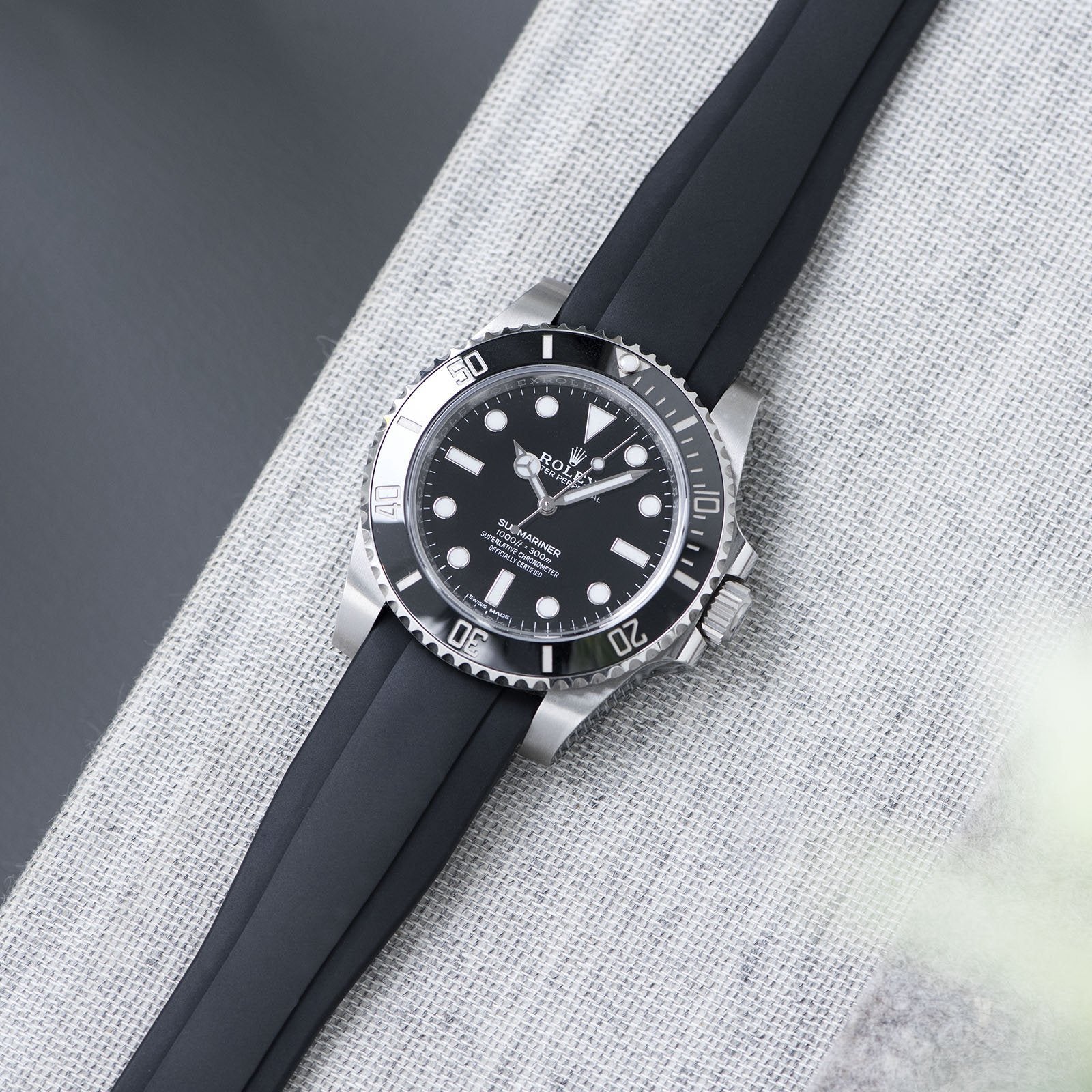 Everest Curved End Black Rubber Strap - ONLY For Modern Rolex With Dep