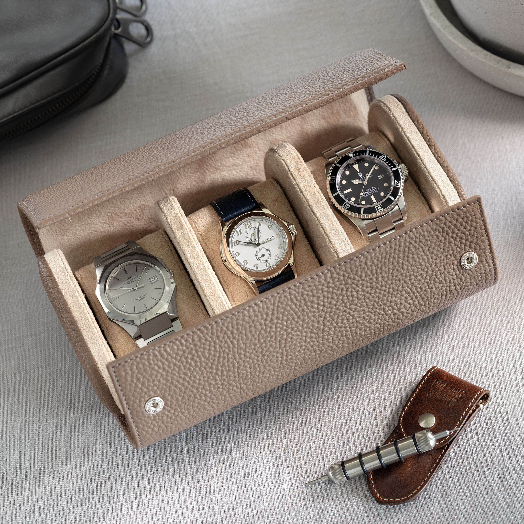 OVAL 3 WATCH TAUPE LEATHER WATCH BOX