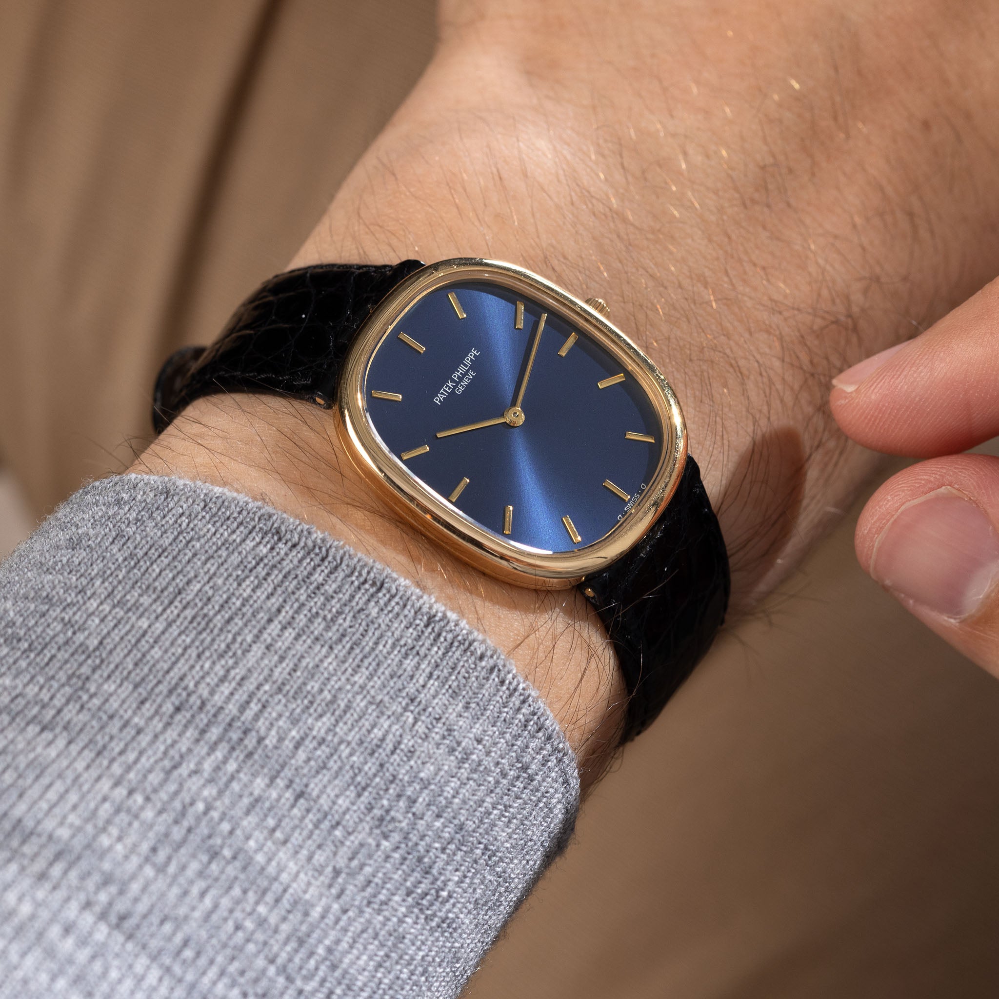 Patek Philippe Ellipse D’Or Yellow Gold Blue Dial Ref 3738 with original certificate d’origin