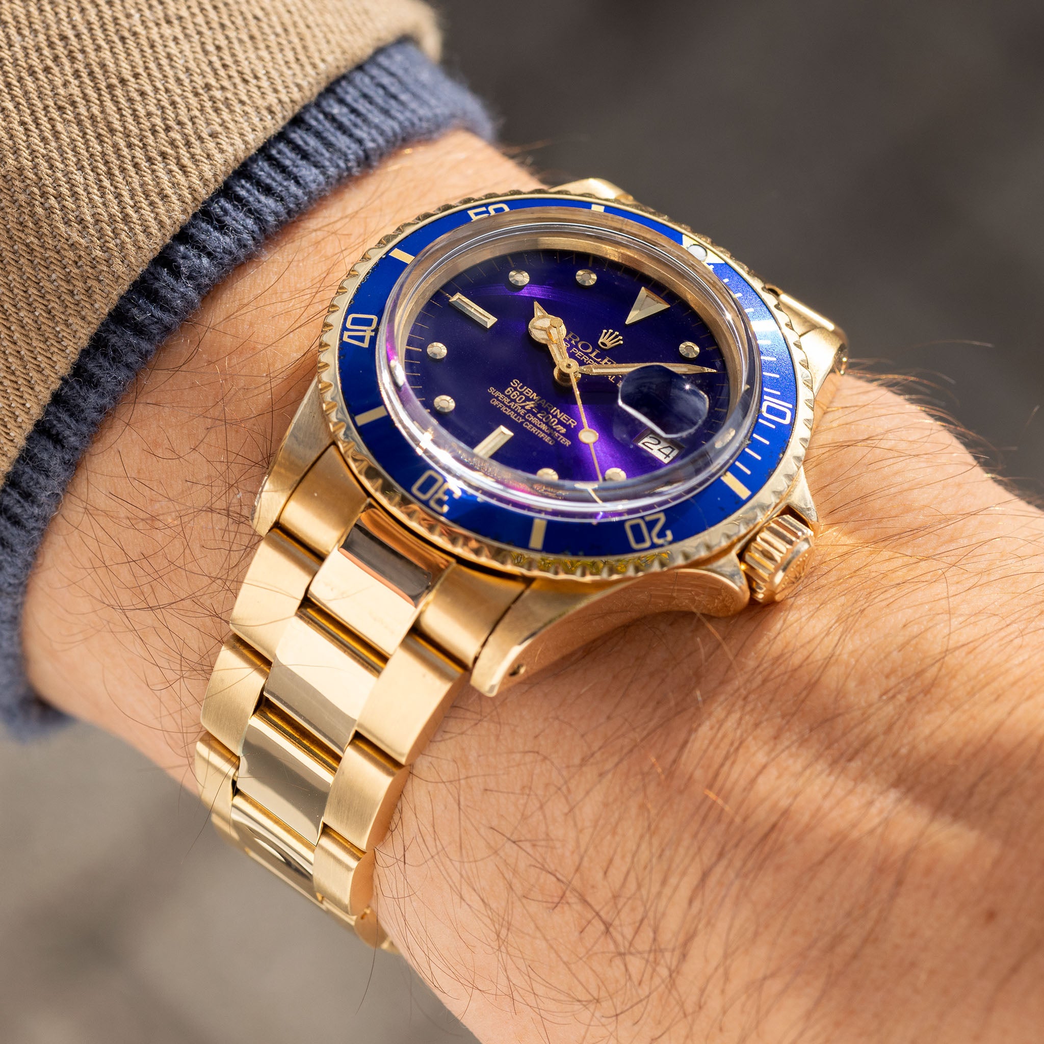 Rolex Submariner 1680/8 in 18k yellow gold Blue nipple colour-changed dial - incoming