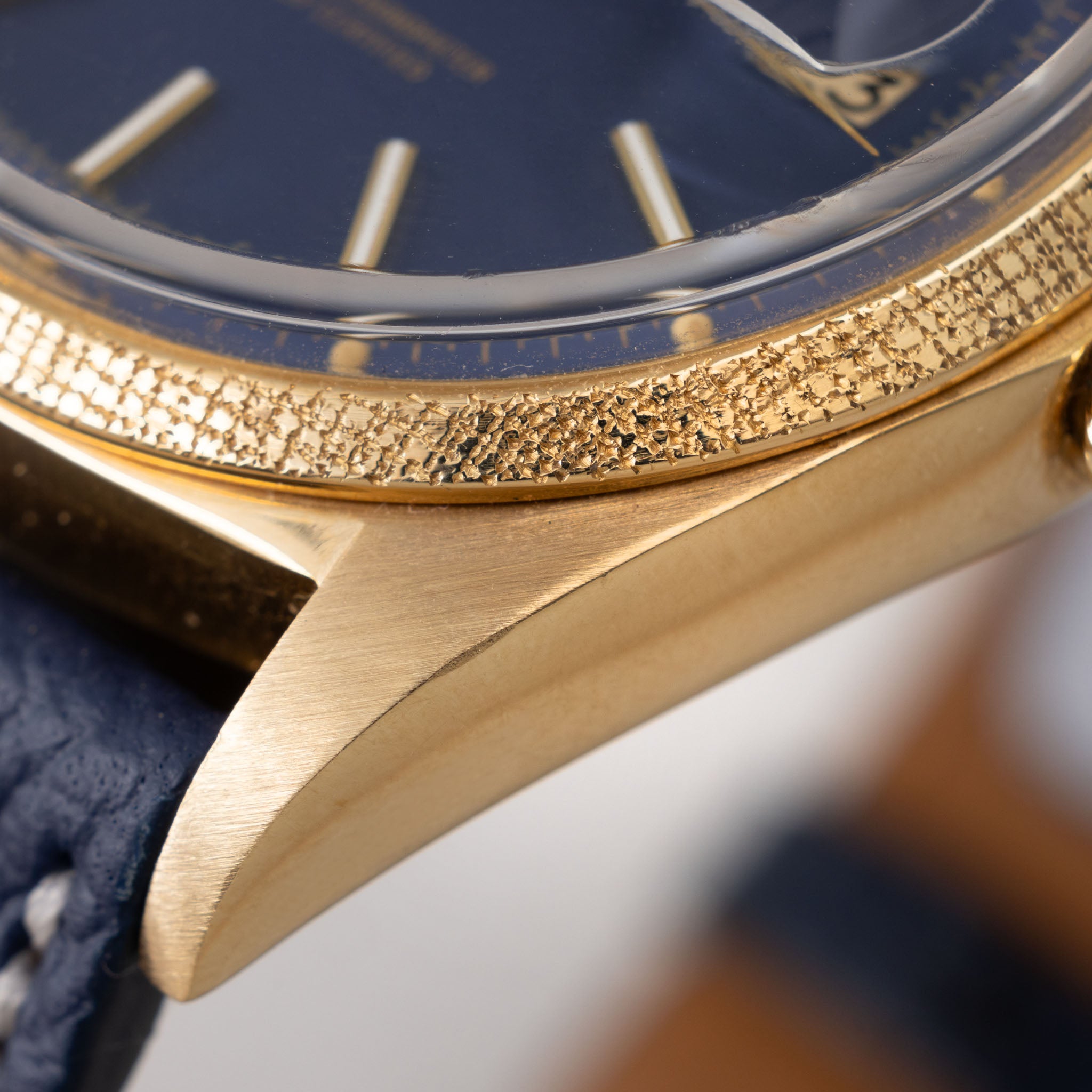 Rolex Datejust Ref. 1611 Morellis finish Blue Dial in 18 k yellow gold