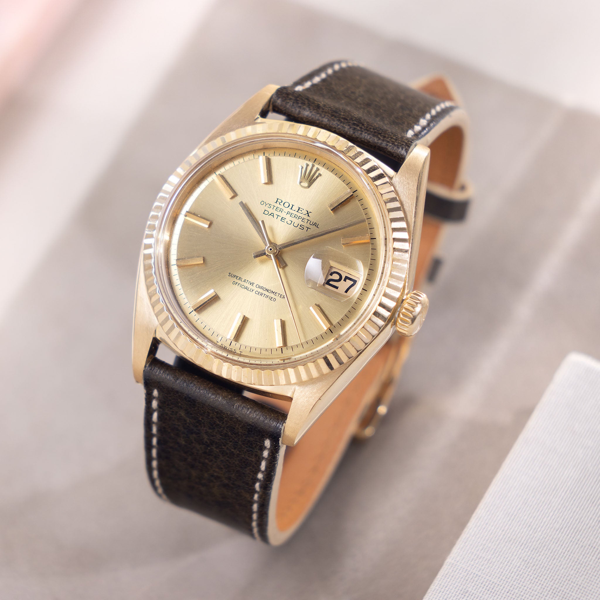 Rolex Datejust ref. 1601/8 – Champagne No-Lume Dial in 18K Yellow Gold