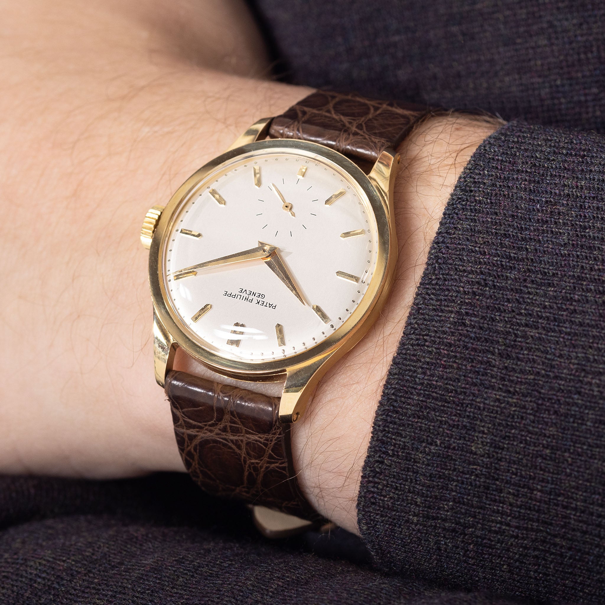 Patek Philippe Calatrava in 18k Yellow Gold Ref. 570J Silver Dial with Extract of the Archives