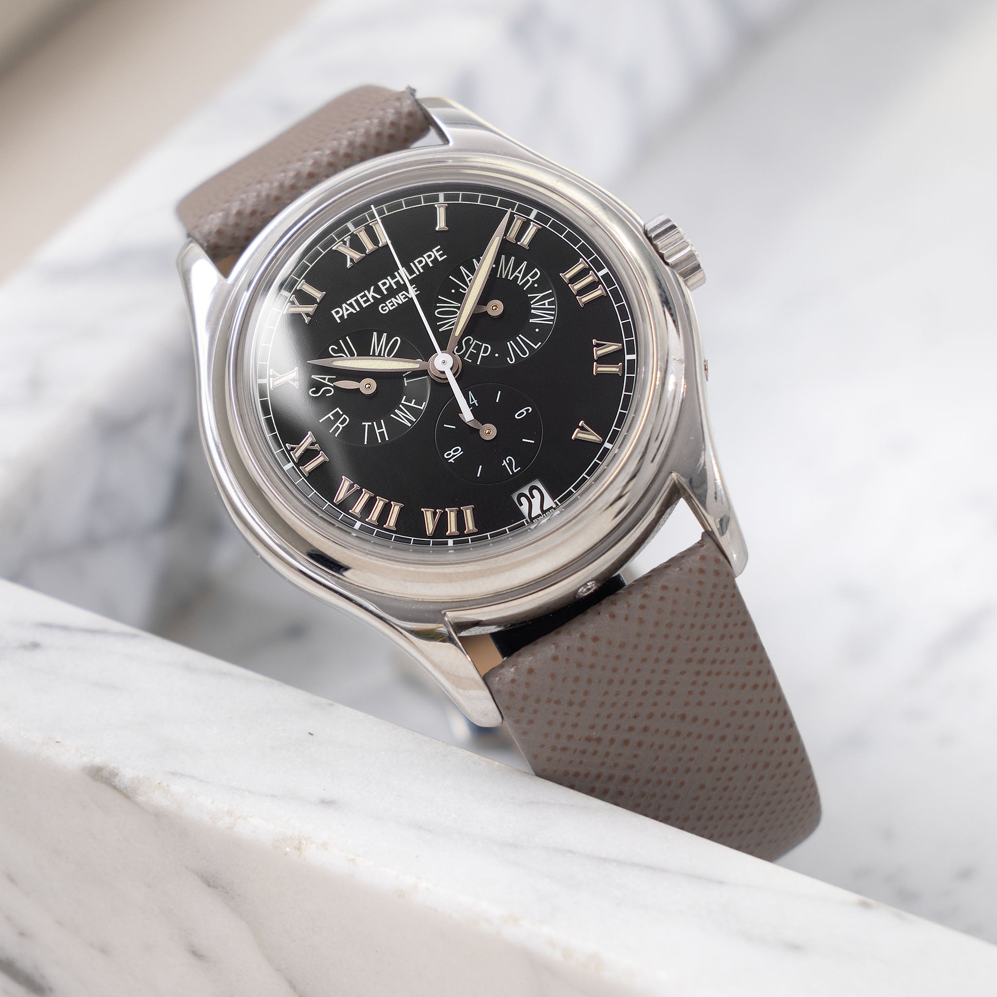 Patek Philippe Annual calendar 5035P in platinum - incoming