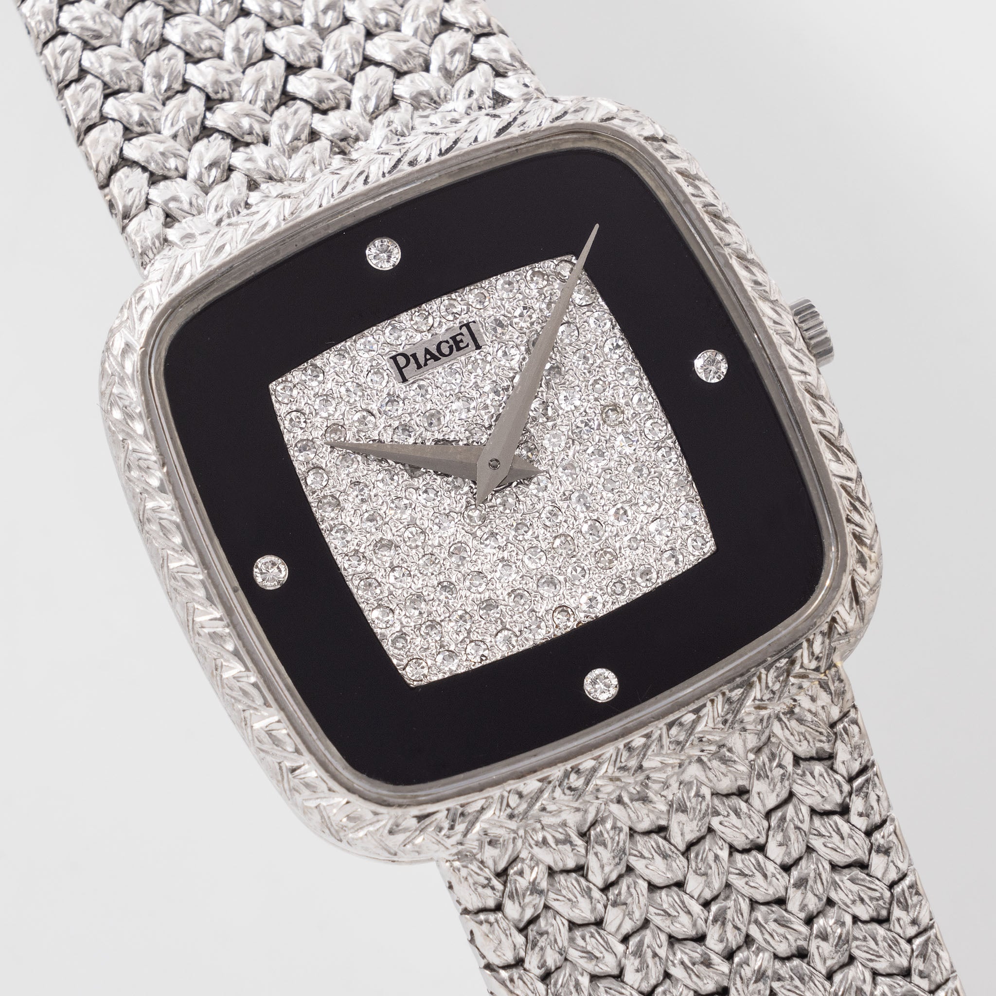 Piaget Tradition "Onyx Pavé 4-Diamond Dial" in 18K White Gold Ref. 9771 D2