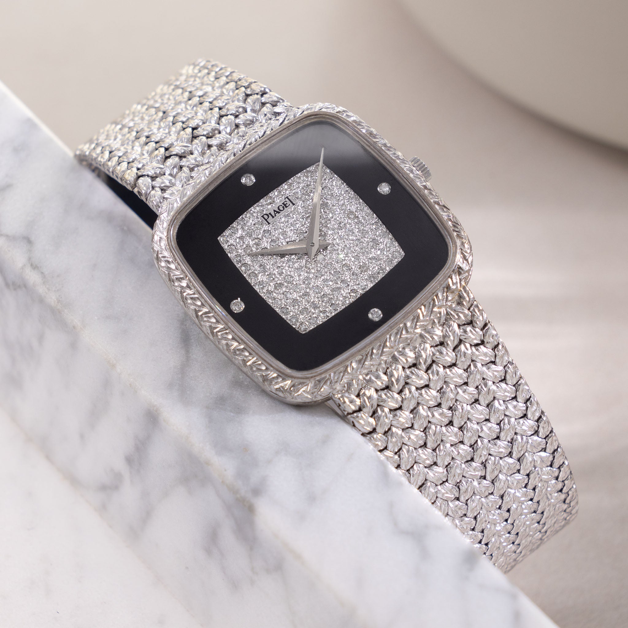 Piaget Tradition "Onyx Pavé 4-Diamond Dial" in 18K White Gold Ref. 9771 D2