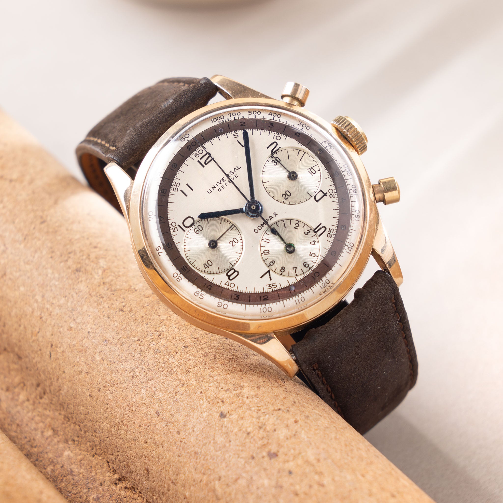 Universal Genève Compax chronograph in 18 k pink gold ref 124113 - incoming