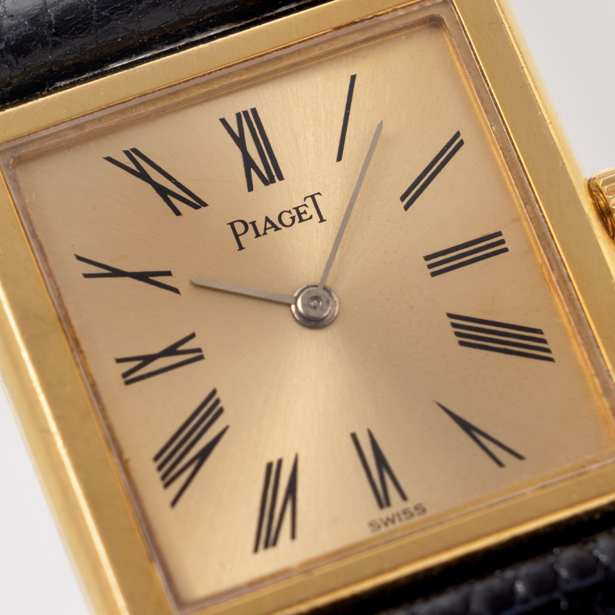 Piaget Tank Dress-watch in 18k Yellow Gold ref. 90802