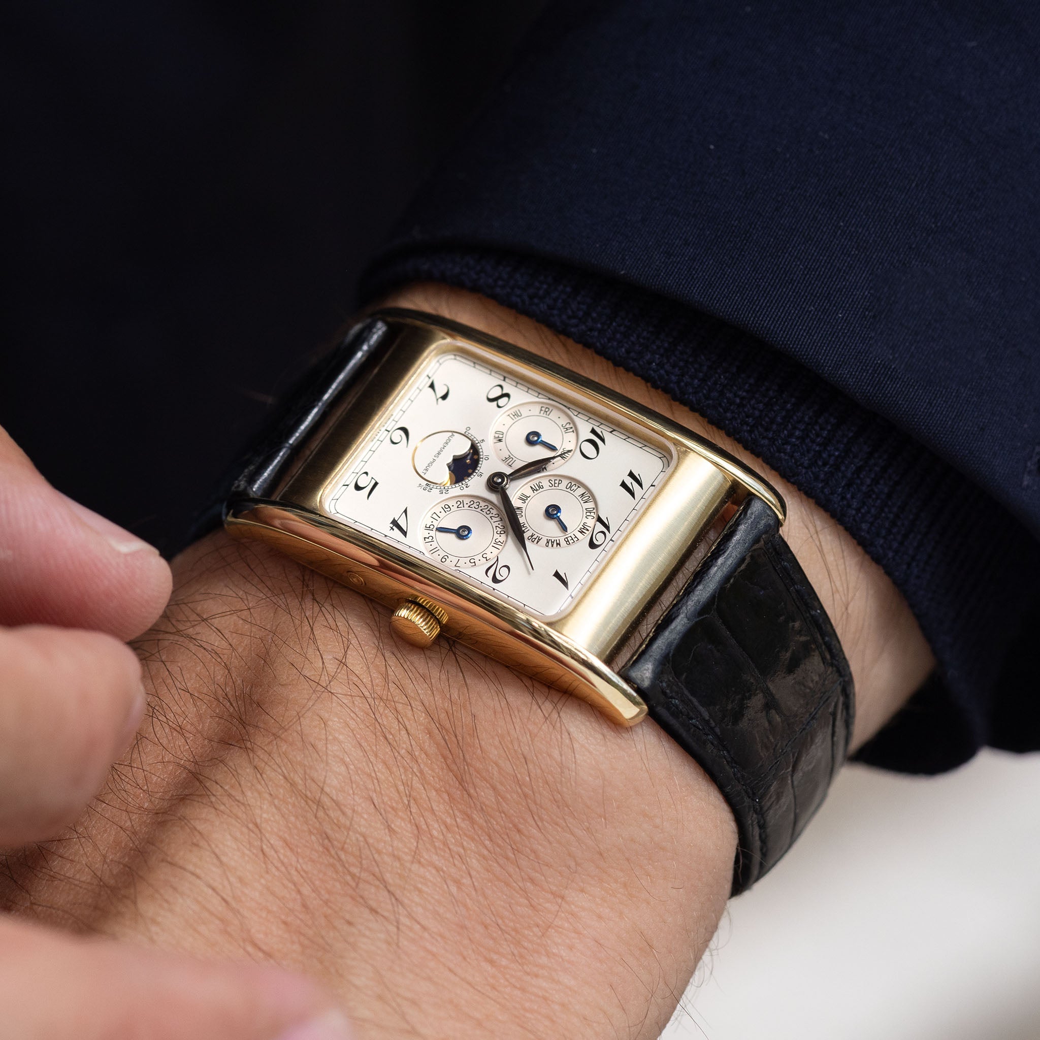 Audemars Piguet Quantième Perpetual Edward Piguet Cream Dial in 18k yellow gold ref. 25682BA