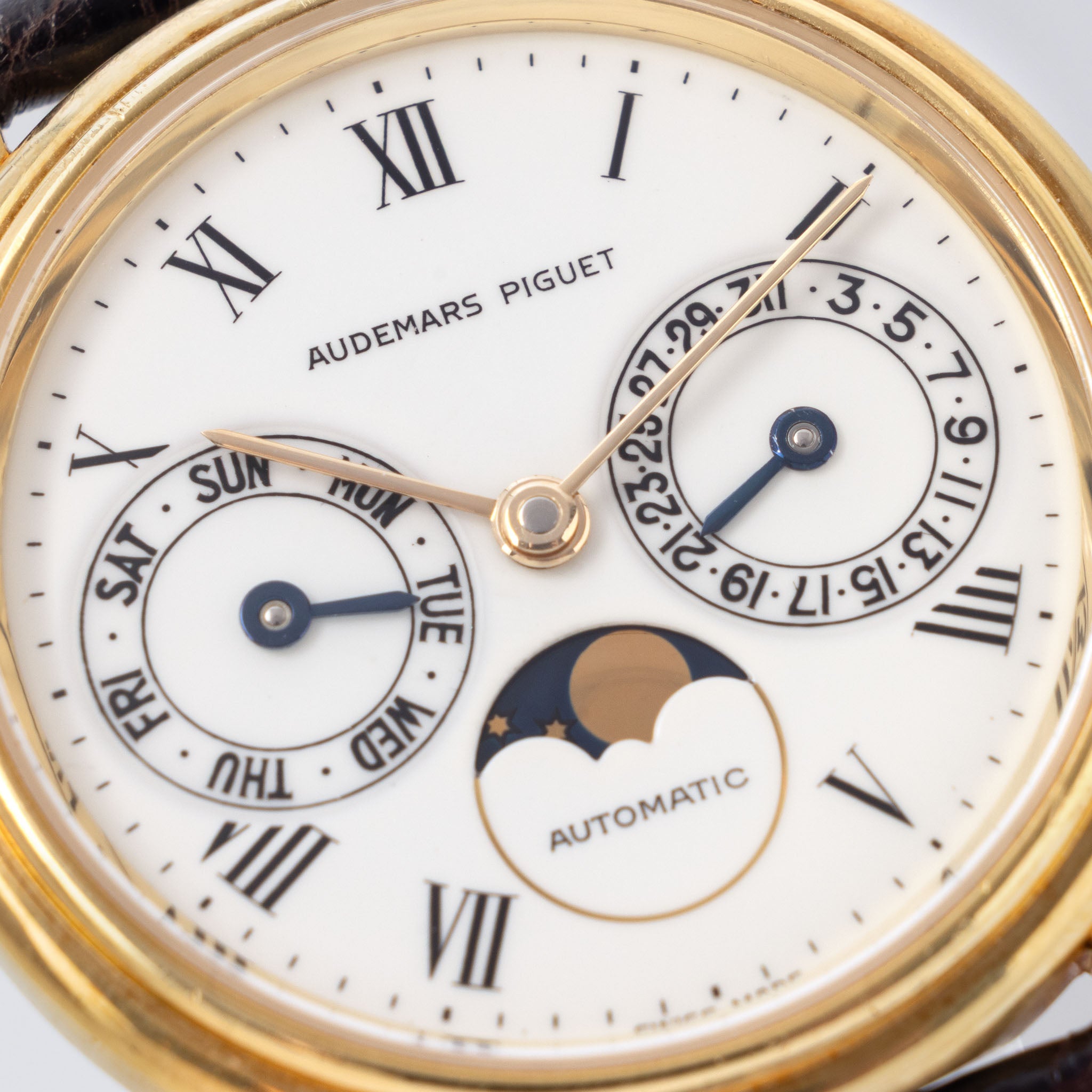 Audemars Piguet Day-Date Moon-phase Enamel dial in 18 k yellow gold ref 25589BA with original certificate of origine