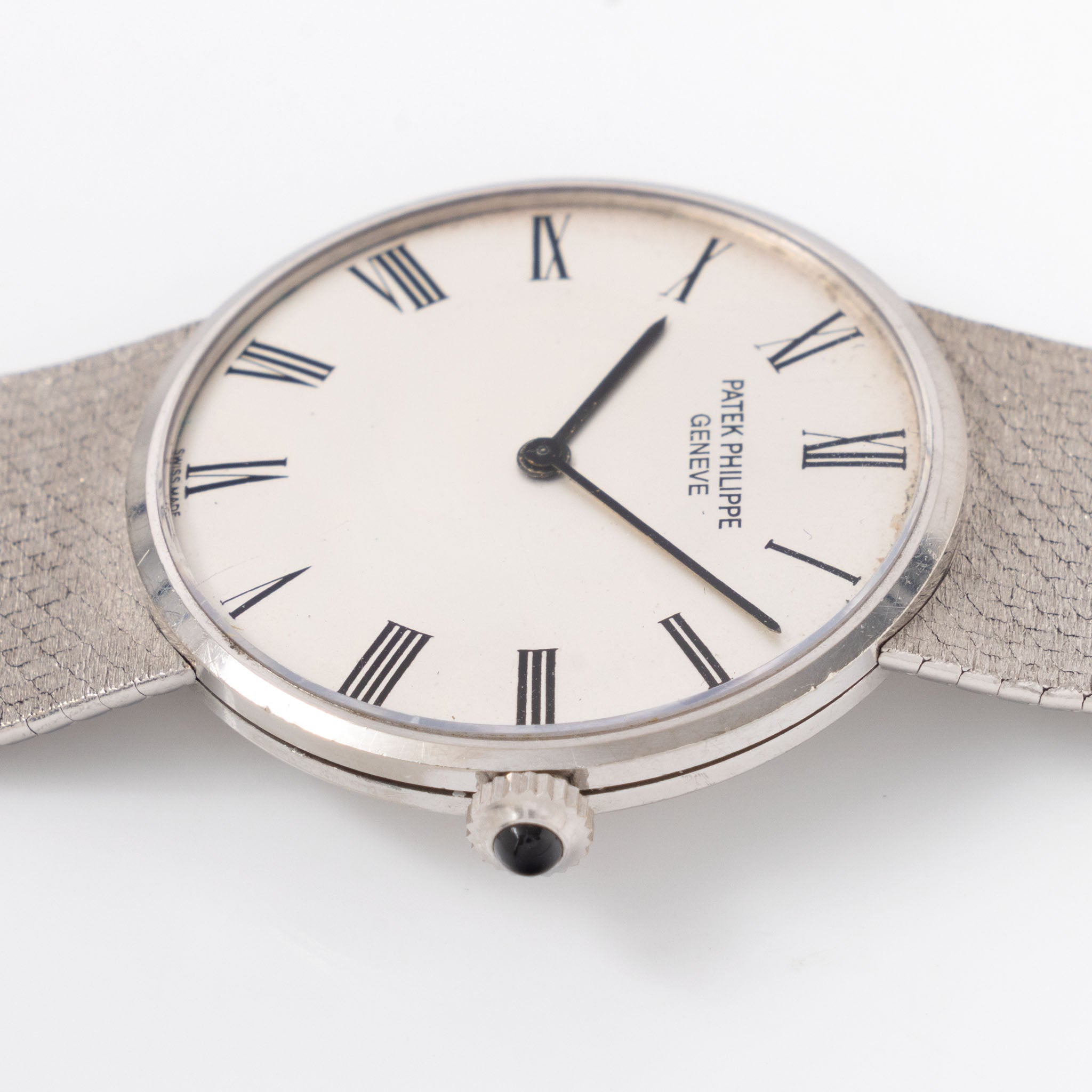 Patek Philippe Calatrava Silver dial in 18 k white gold with integrated bracelet ref 3513