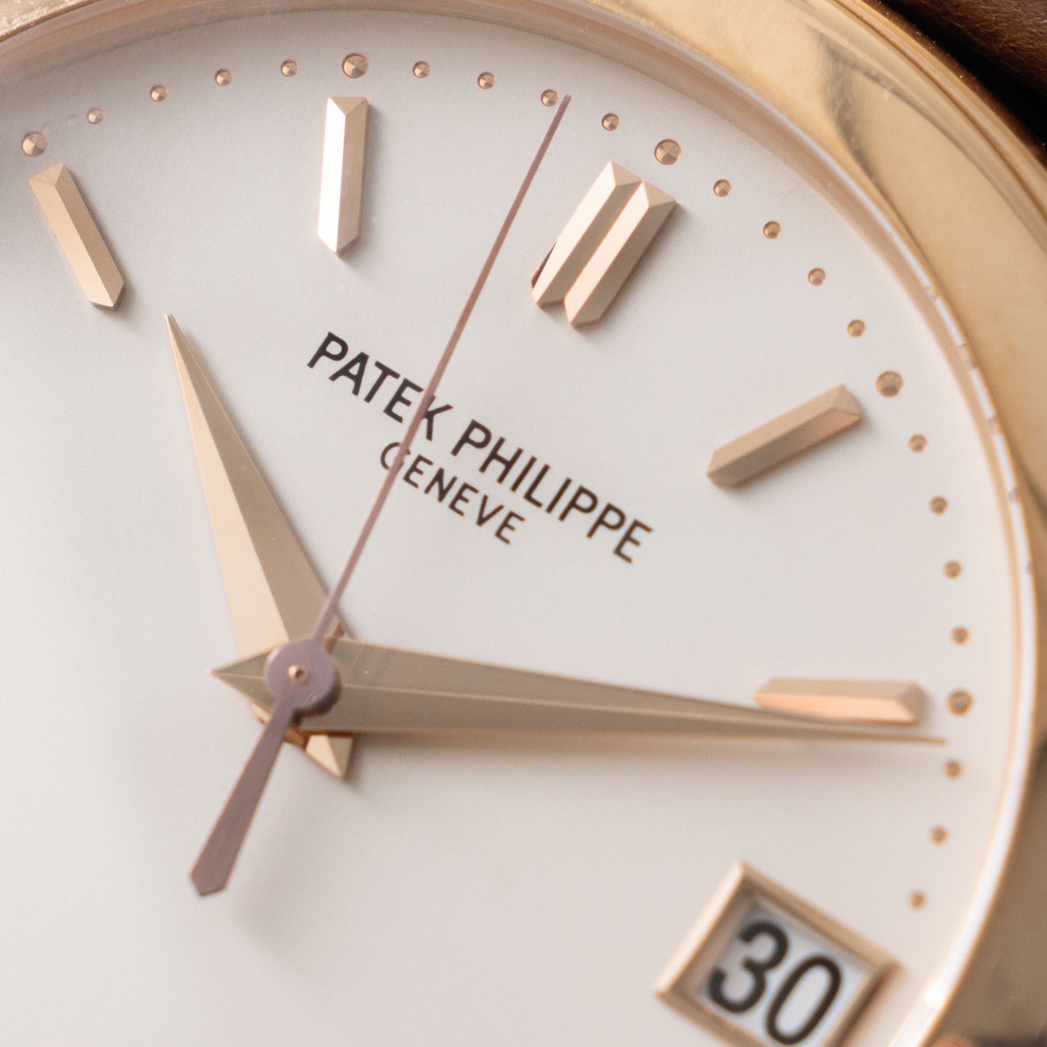 Patek Philippe Calatrava 5107R in 18k Rose Gołd Box and Paper Set