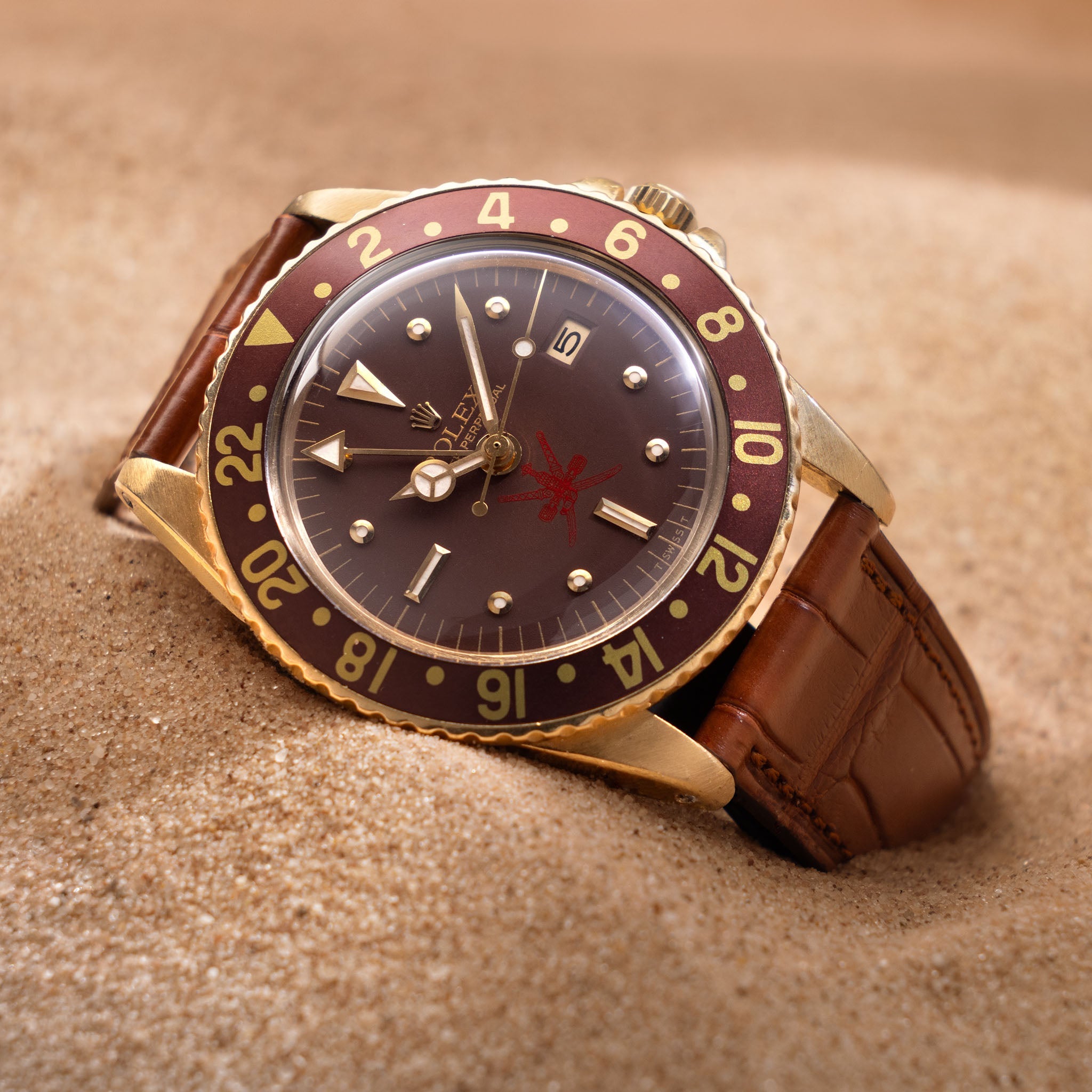 Rolex GMT-Master 1675/8 Unqiue Brown Khanjar Nipple Dial with Rolex Service Papers