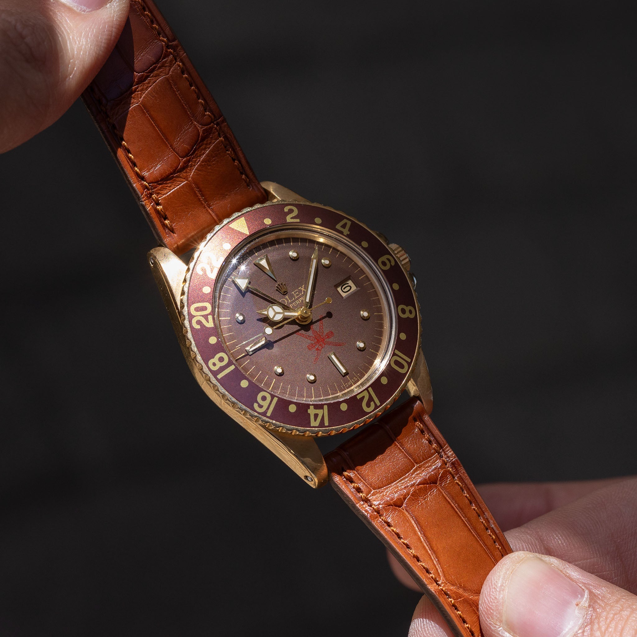 Rolex GMT-Master 1675/8 Unqiue Brown Khanjar Nipple Dial with Rolex Service Papers