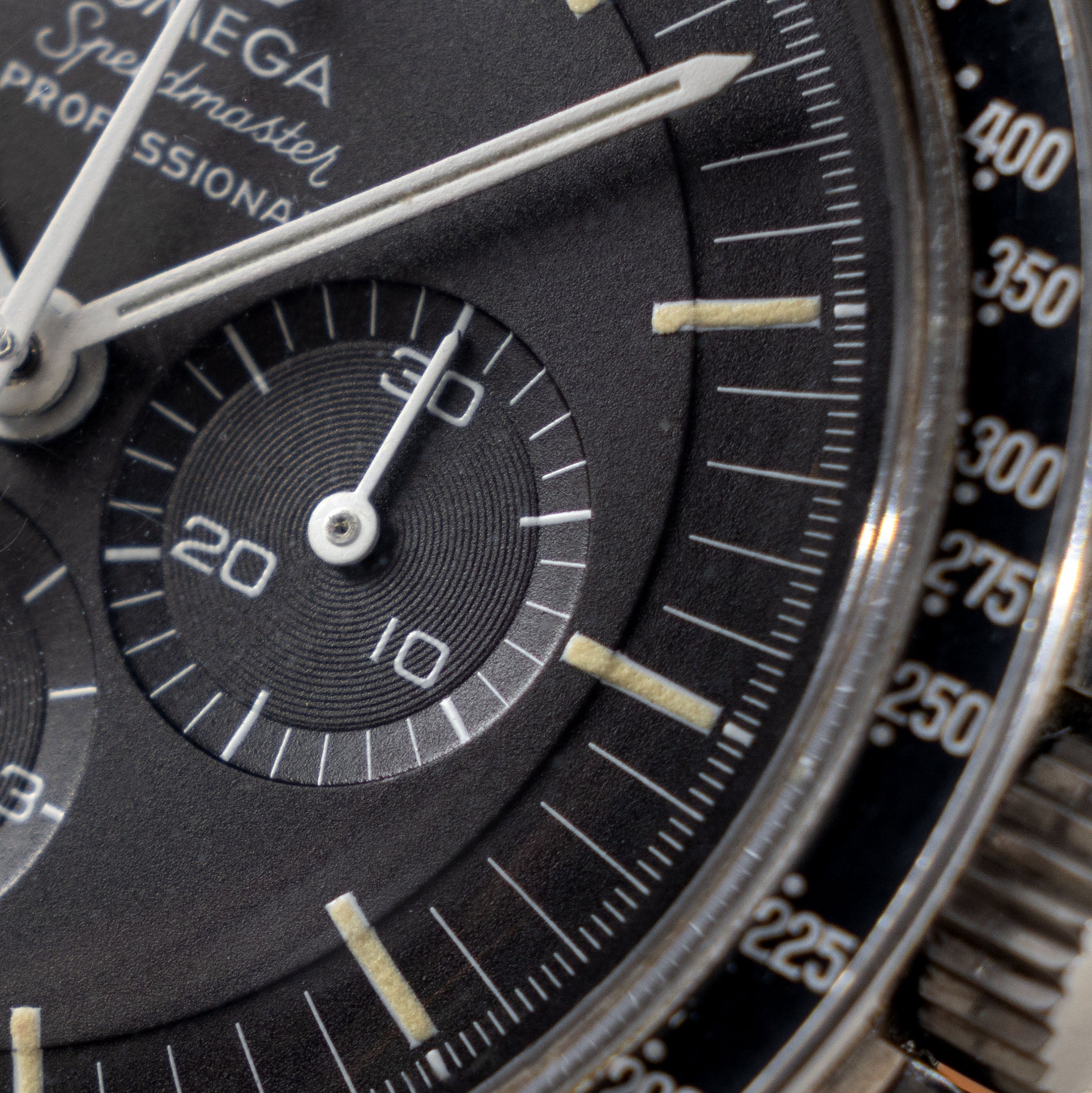 Omega Speedmaster 145.022-69ST Straight Writing with Original Box Papers and Extract of Archives