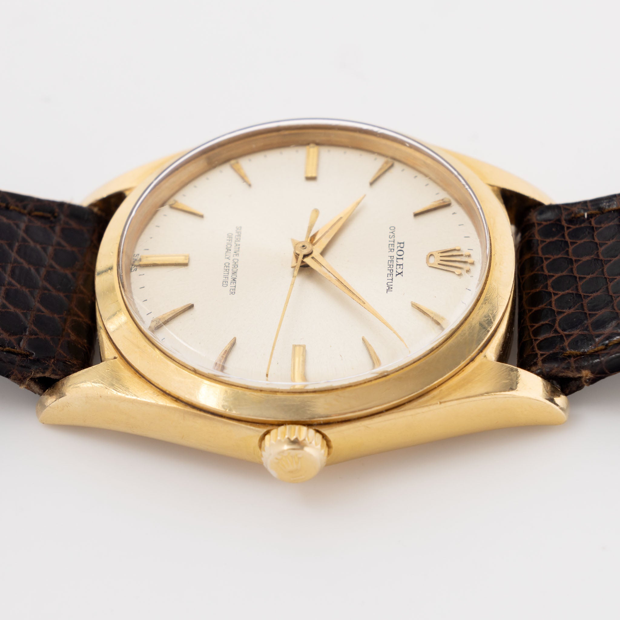 Rolex Oversized Oyster-Perpetual 1012 Silver Swiss Only Dial in 18k Yellow Gold - 36 mm