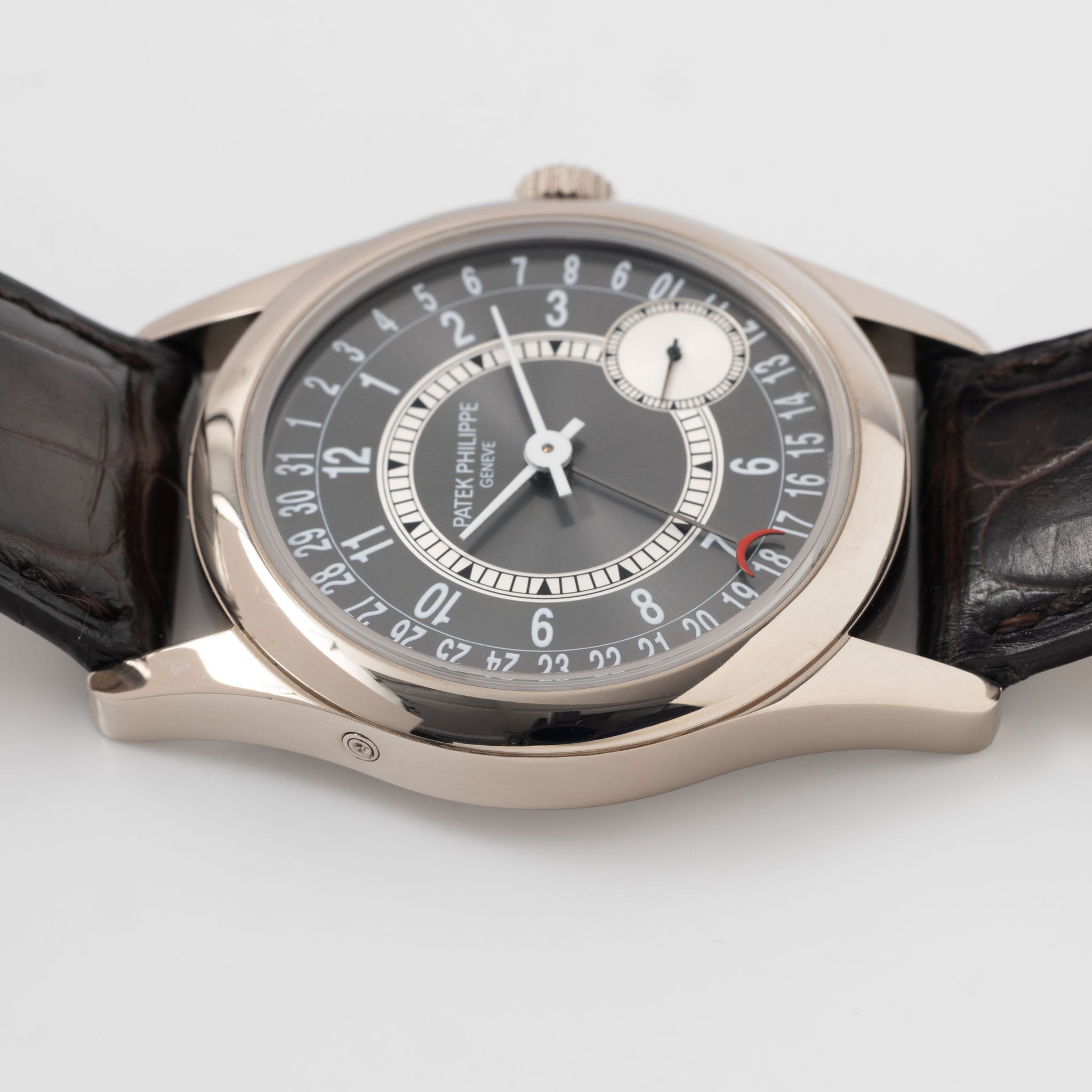 Patek Philippe Calatrava ref. 6000-010G in 18k White Gold Grey Sunburst Dial