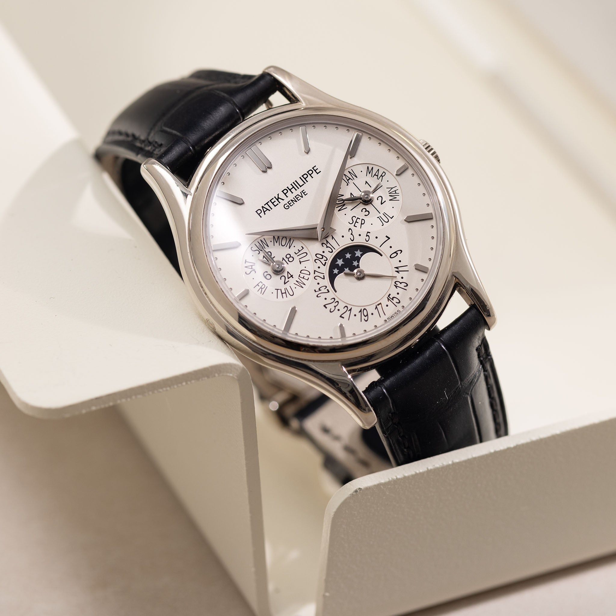 Patek Philippe Perpetual Calendar 5140G in 18k White Gold Opaline dial with Box and Extract of Archives