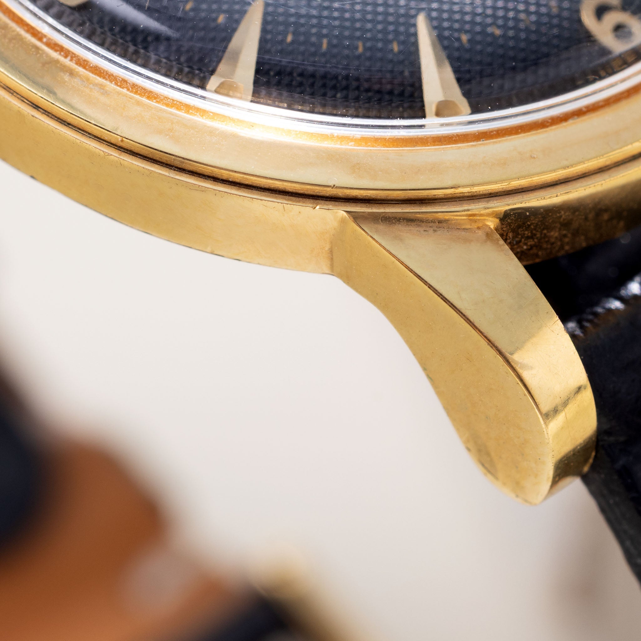 Omega Dresswatch Black Honeycomb dial ref. 2493-5 Automatic
