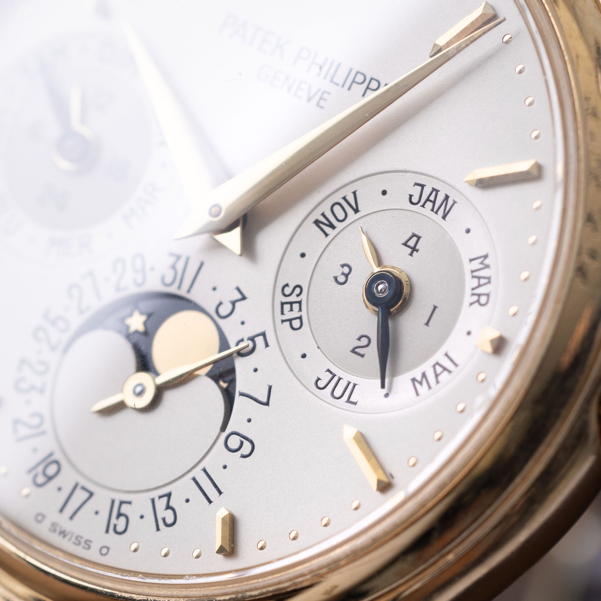 Patek Philippe 3940 Perpetual Calendar Second Series with Archive Extract