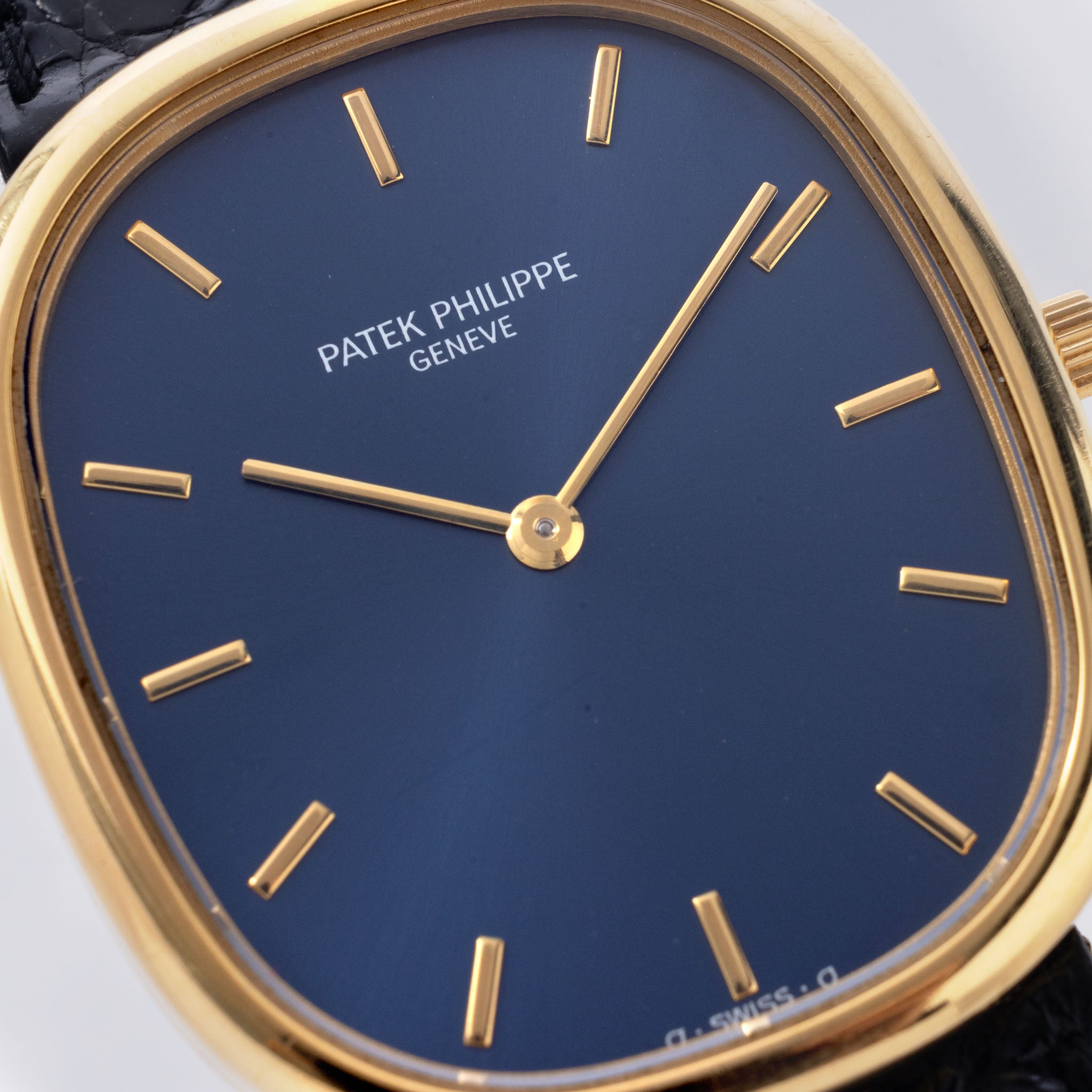 Patek Philippe Ellipse D’Or Yellow Gold Blue Dial Ref 3738 with original certificate d’origin