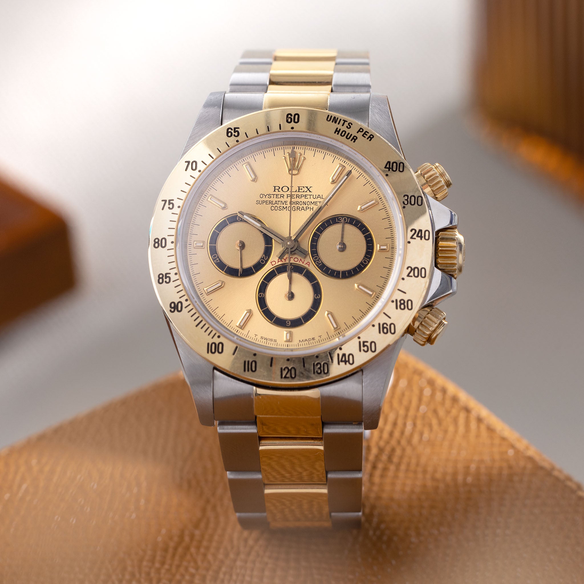 Rolex Daytona 16523 Four Line Champagne Dial