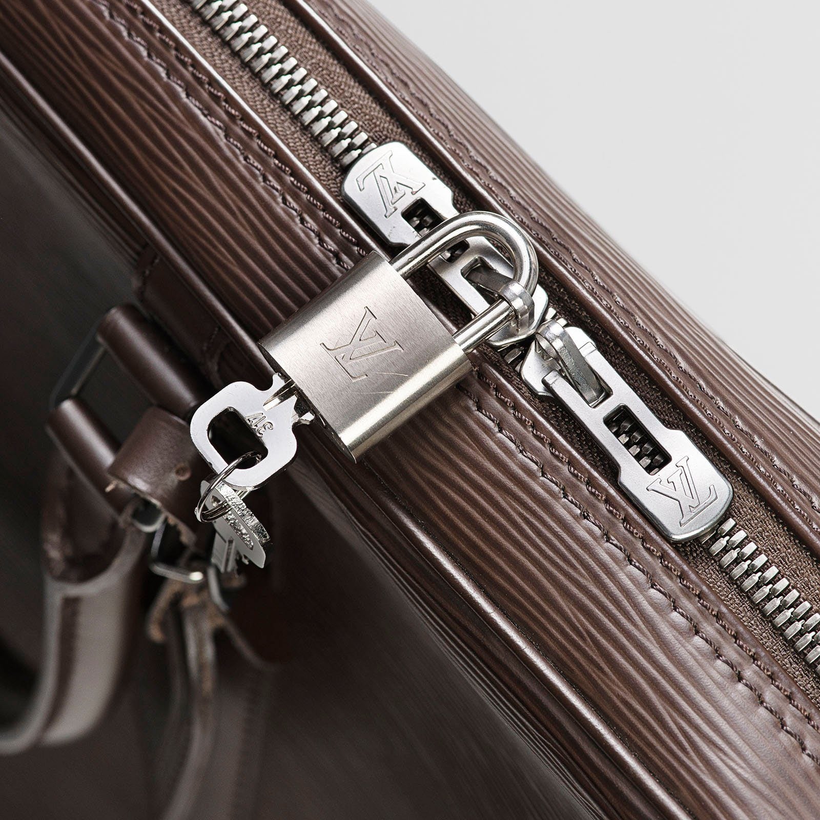 Louis Vuitton Porte Documents Voyage Brown Epi