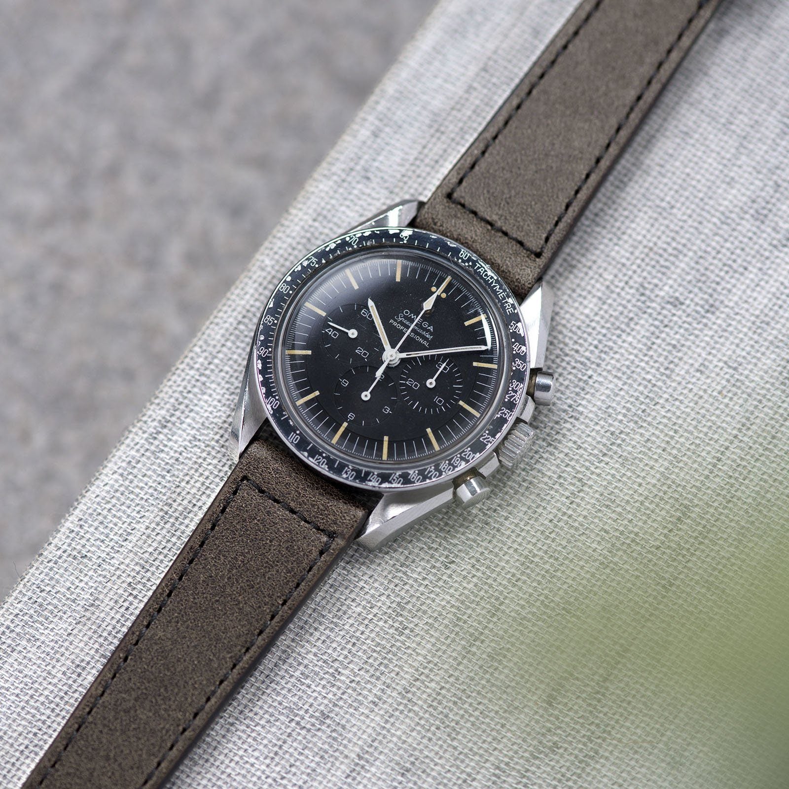 Speedmaster reduced online leather strap