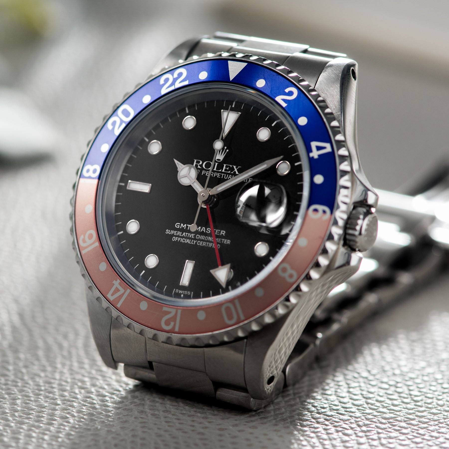 Rolex GMT-Master 16700 Pepsi Swiss Only Dial