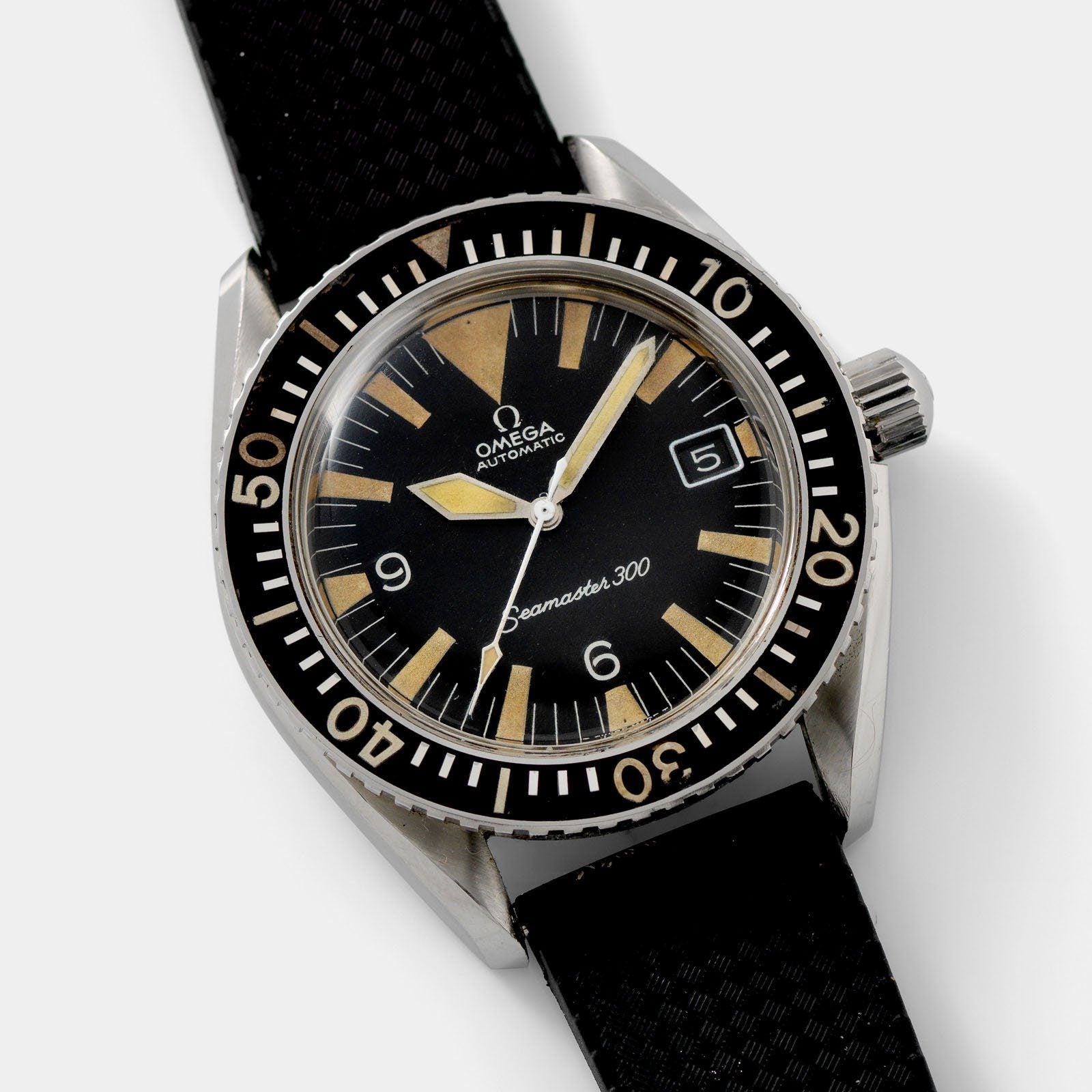 Omega seamaster sale 300 dimensions