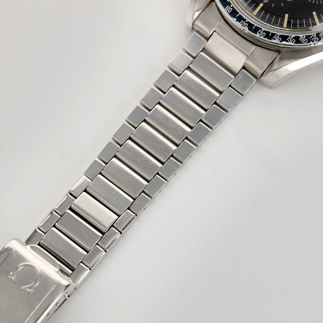 Omega hotsell 1067 bracelet